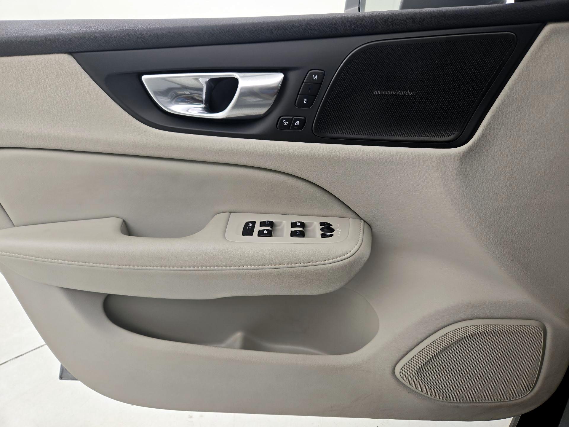 Thumbnail: 2025 Volvo S60 - 12
