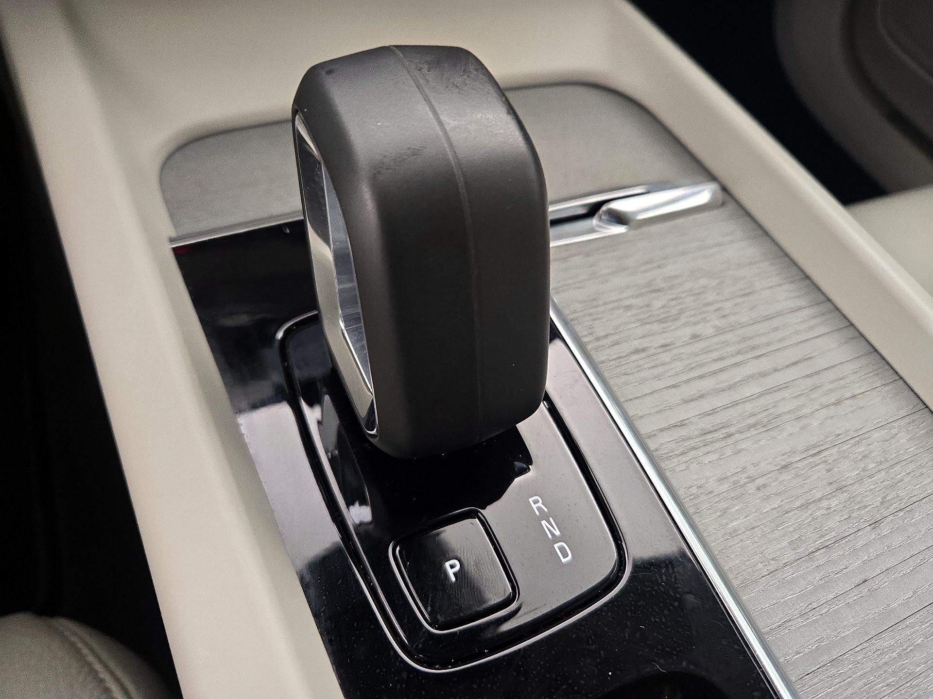 Thumbnail: 2025 Volvo S60 - 18