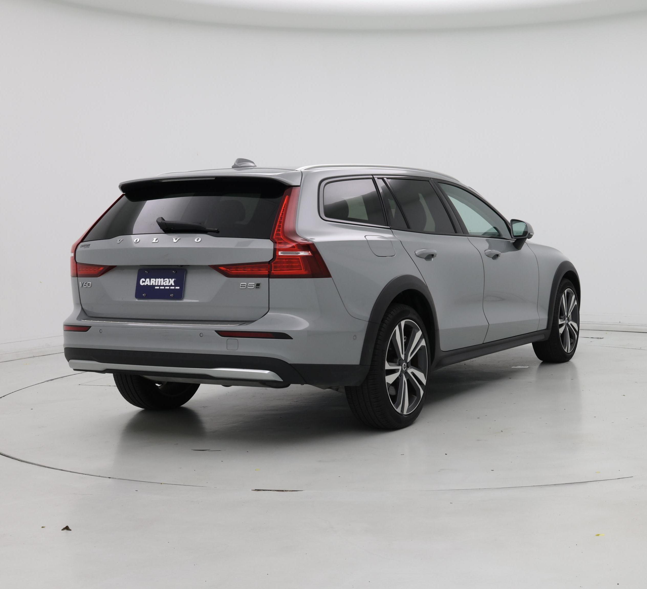 Thumbnail: 2025 Volvo S60 - 8