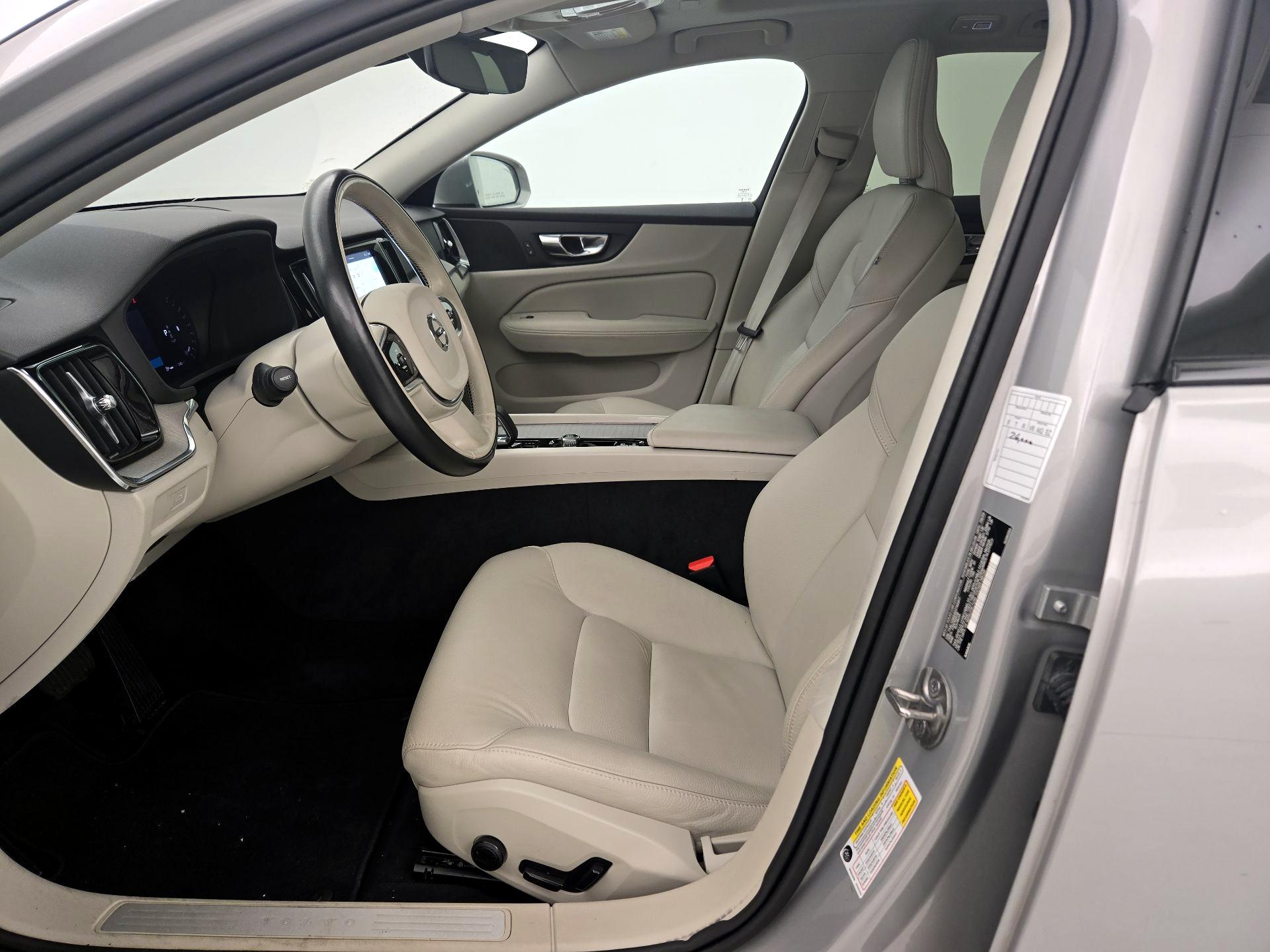 Thumbnail: 2025 Volvo S60 - 11