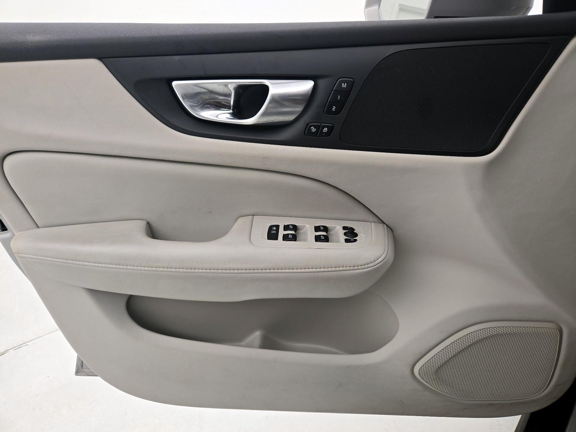 Thumbnail: 2025 Volvo S60 - 12
