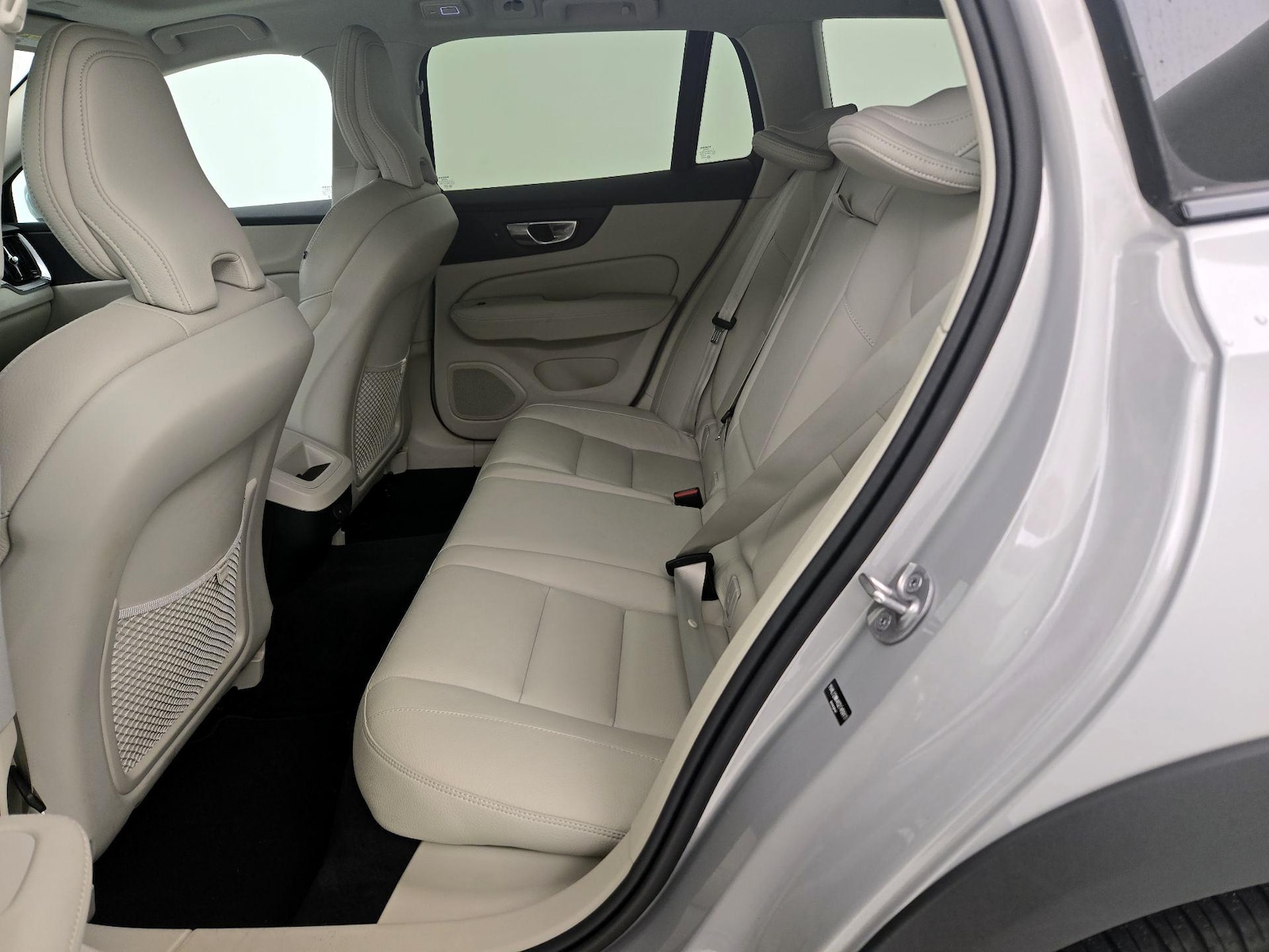 2025 Volvo V60 Cross Country Plus - Photo 22
