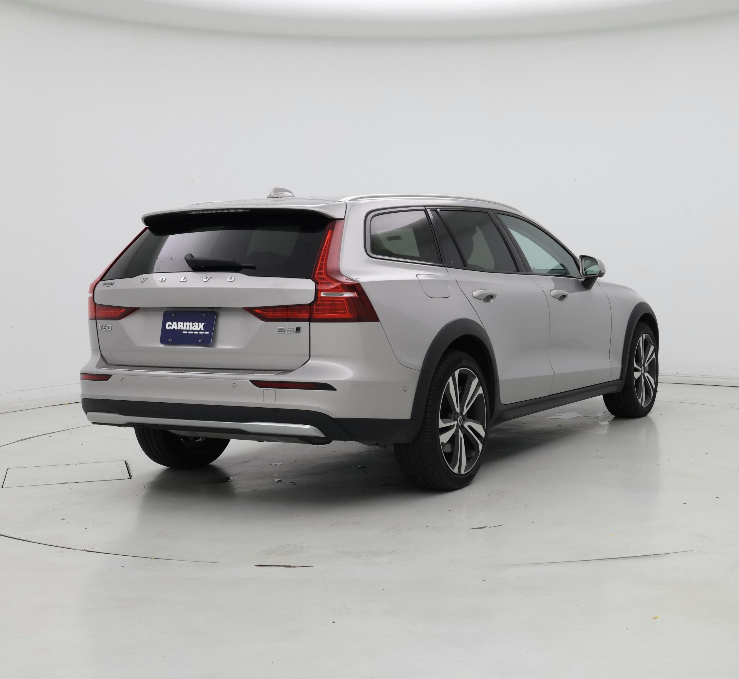 Thumbnail: 2025 Volvo S60 - 8