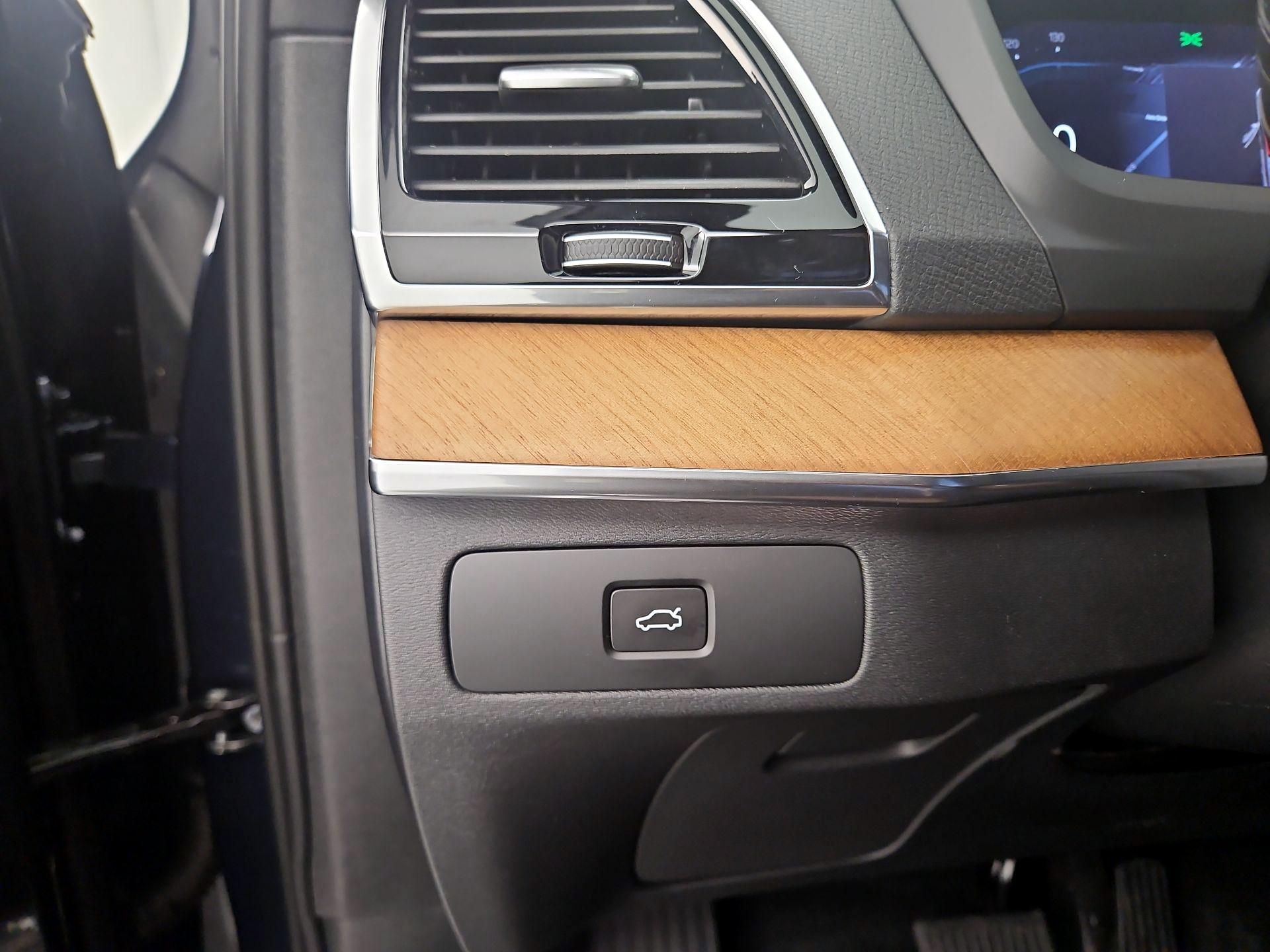 Thumbnail: 2024 Volvo XC90 - 13