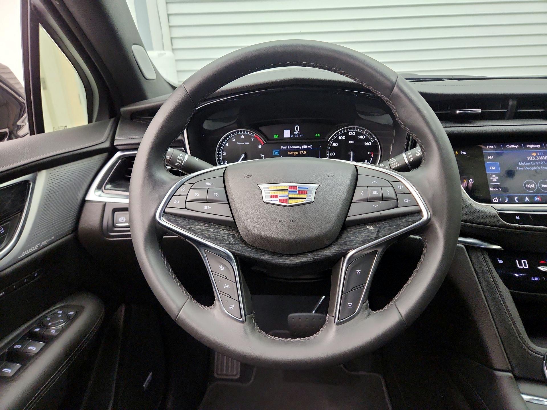 Thumbnail: 2023 Cadillac XT5 - 10