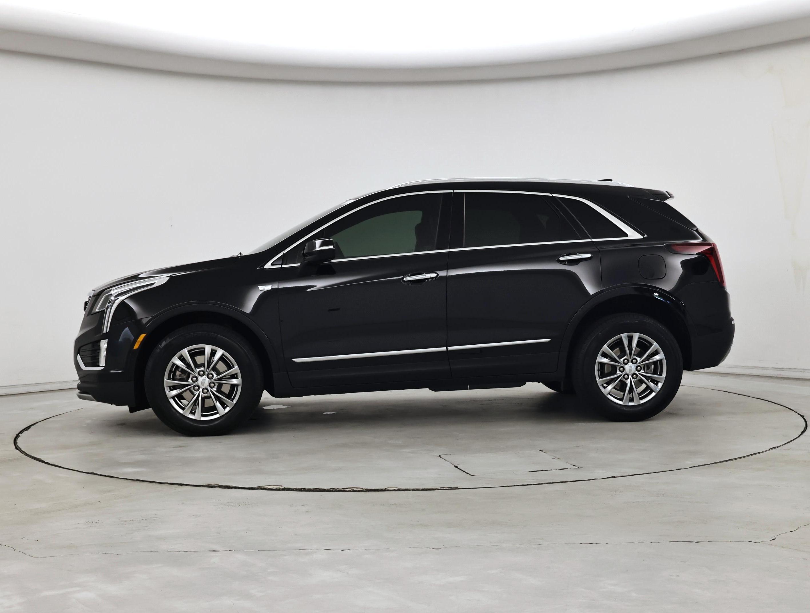 Thumbnail: 2023 Cadillac XT5 - 3