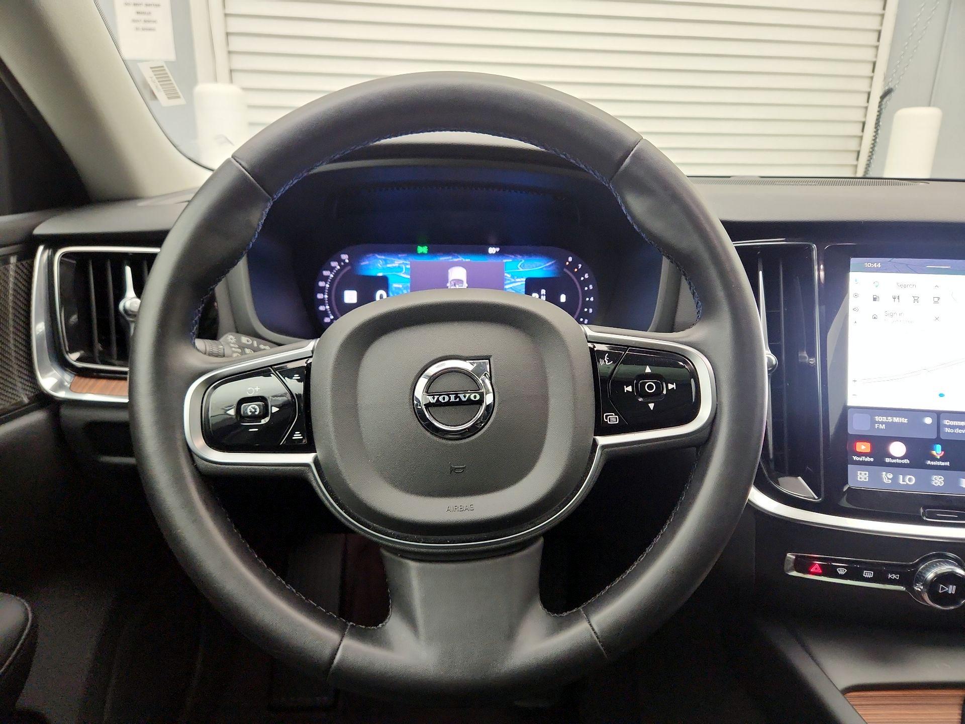 Thumbnail: 2025 Volvo S60 - 10