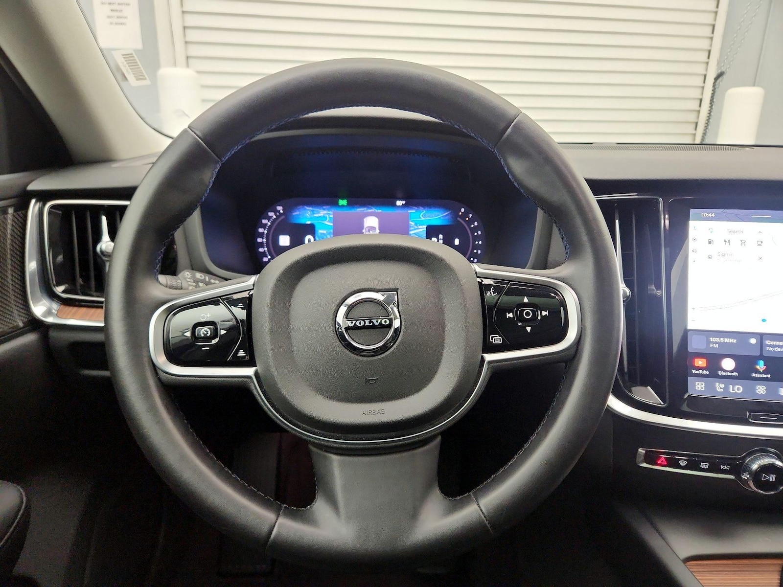 2025 Volvo V60 Cross Country Plus - Photo 11