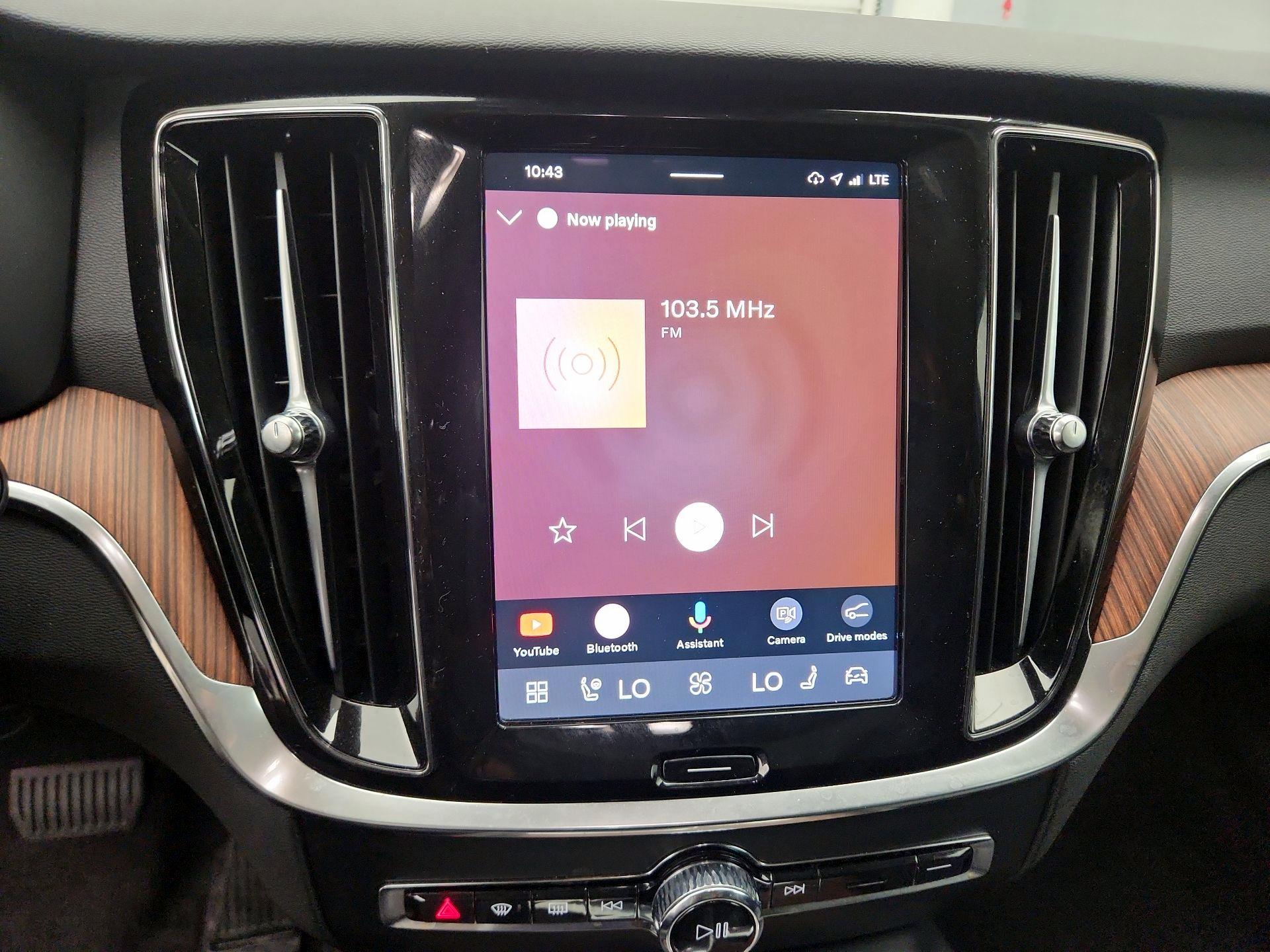 Thumbnail: 2025 Volvo S60 - 16