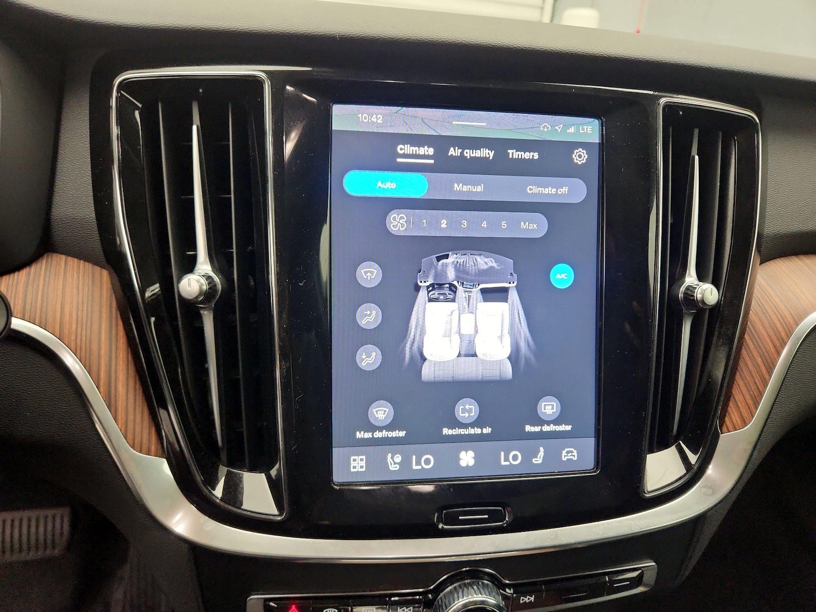 2025 Volvo V60 Cross Country Plus - Photo 18
