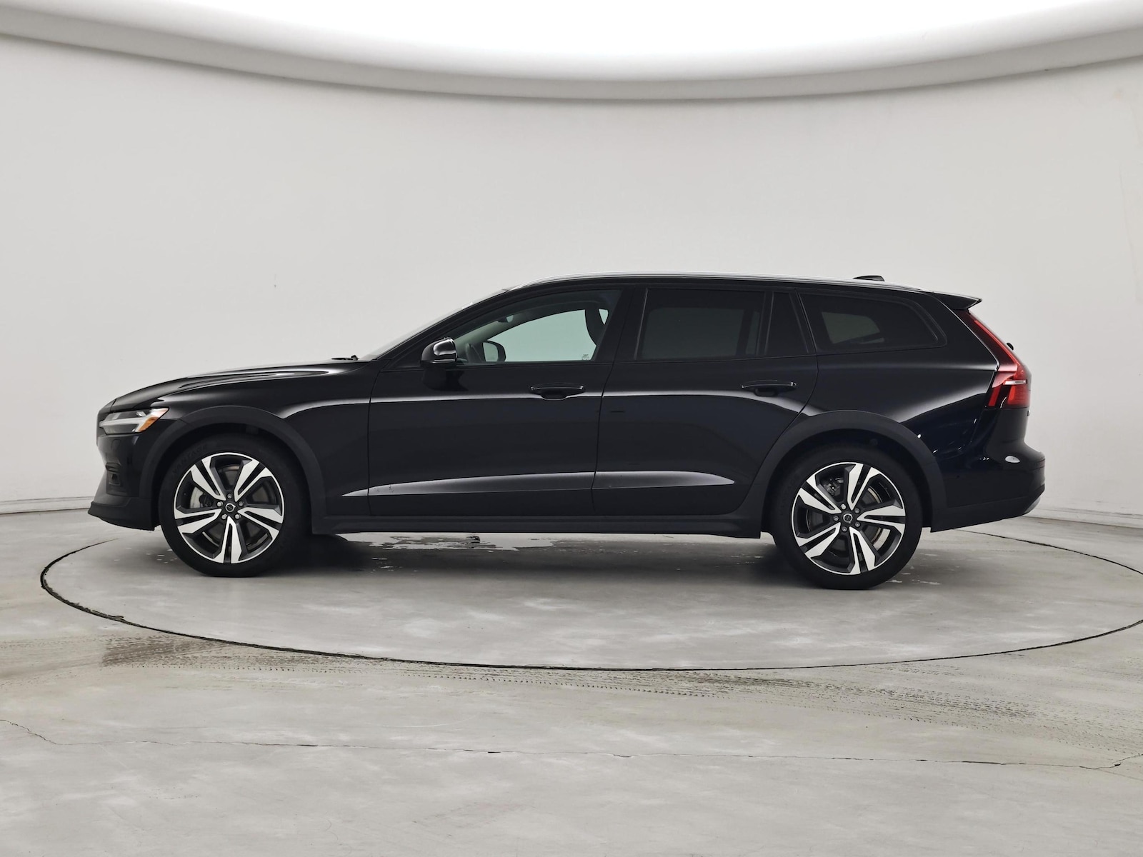 2025 Volvo V60 Cross Country Plus - Photo 4