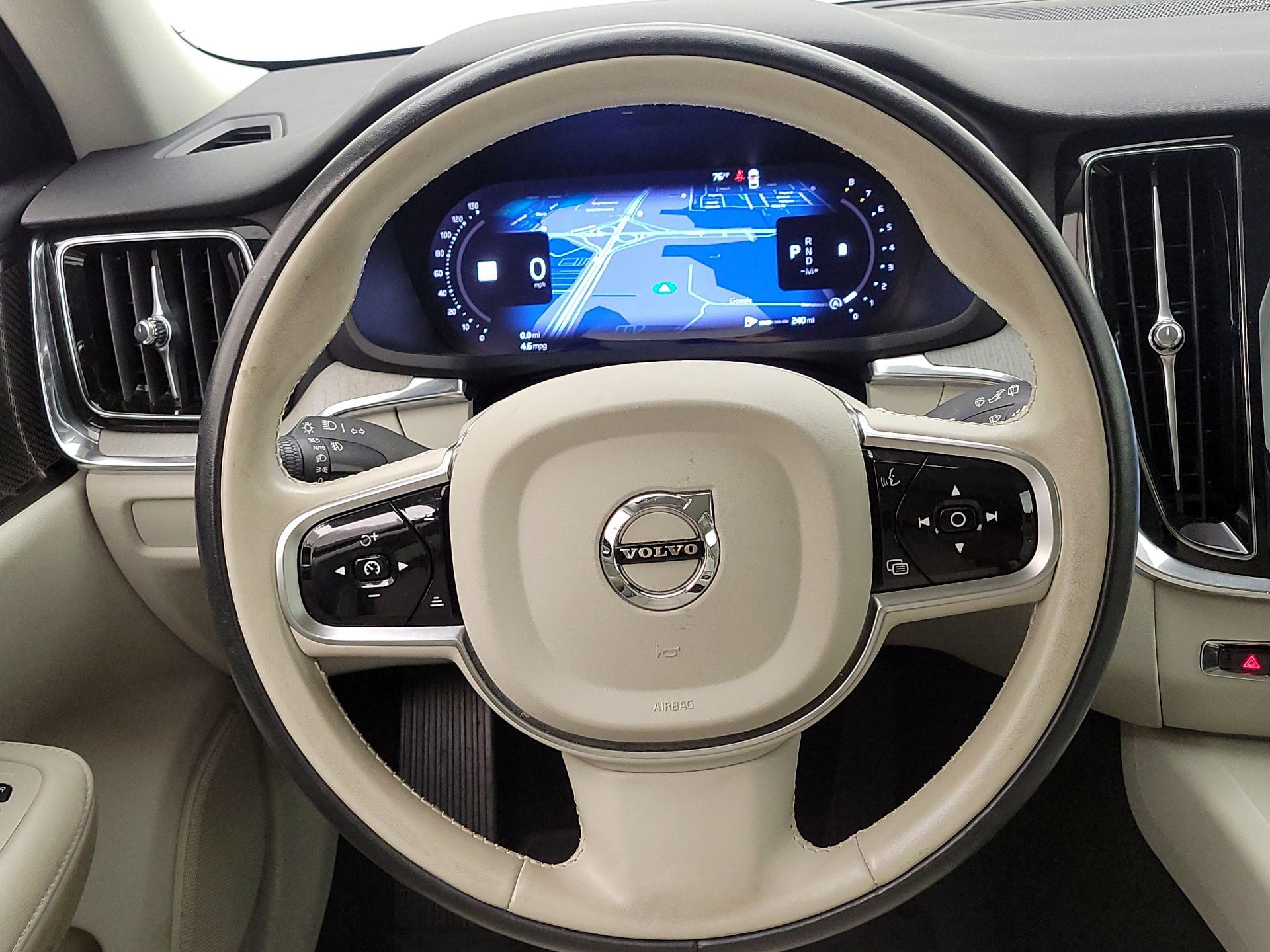 Thumbnail: 2025 Volvo S60 - 10