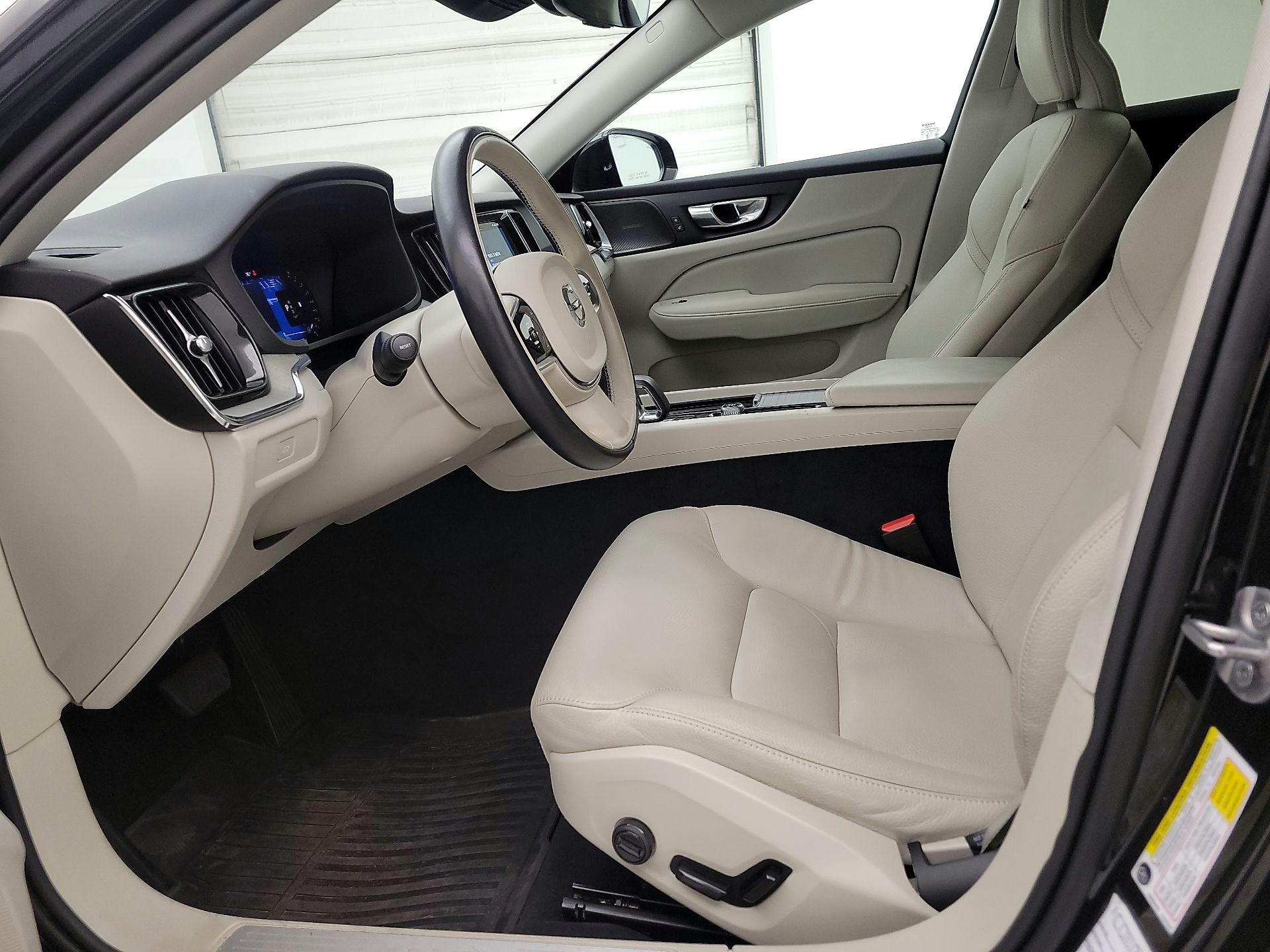 Thumbnail: 2025 Volvo S60 - 11