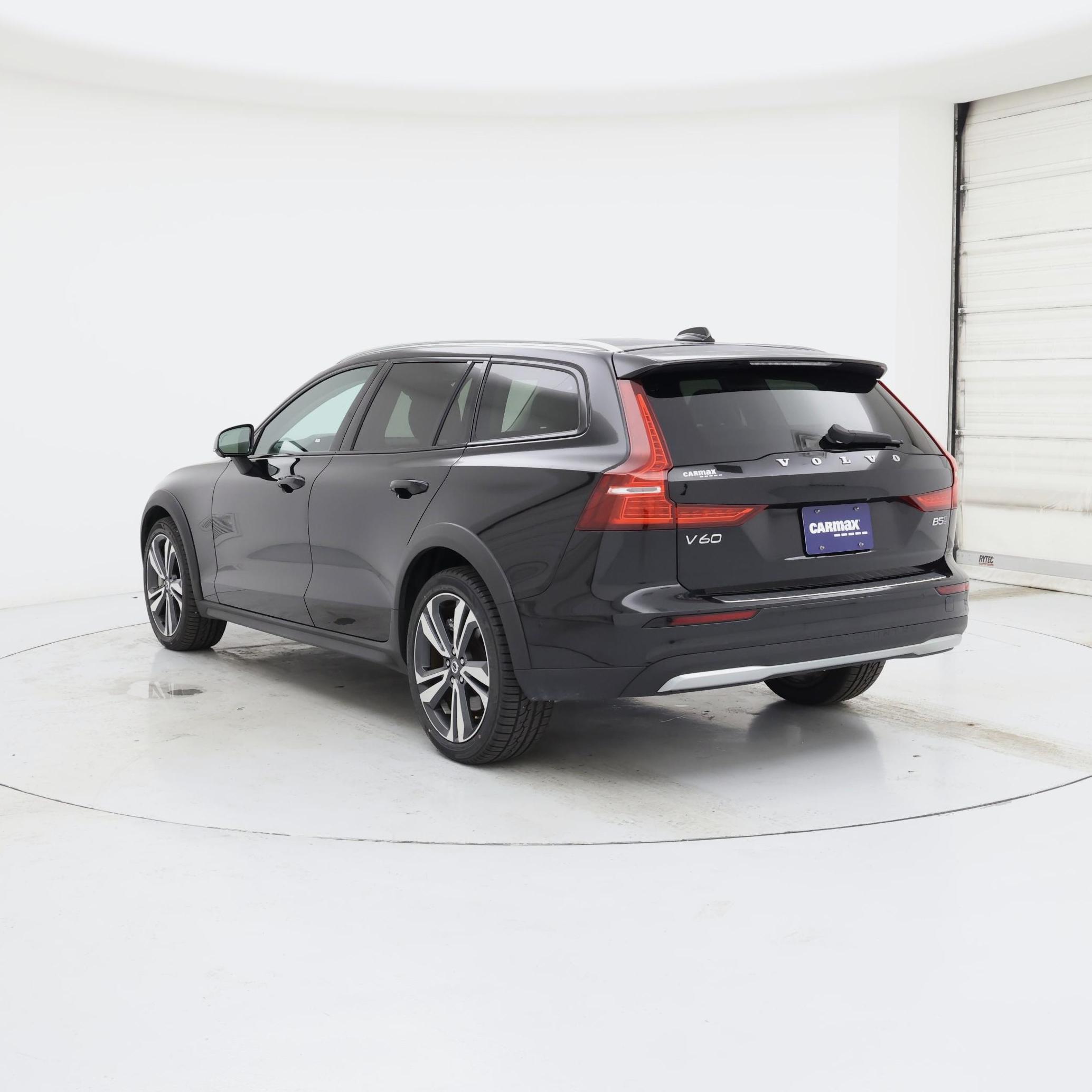 Thumbnail: 2025 Volvo S60 - 2