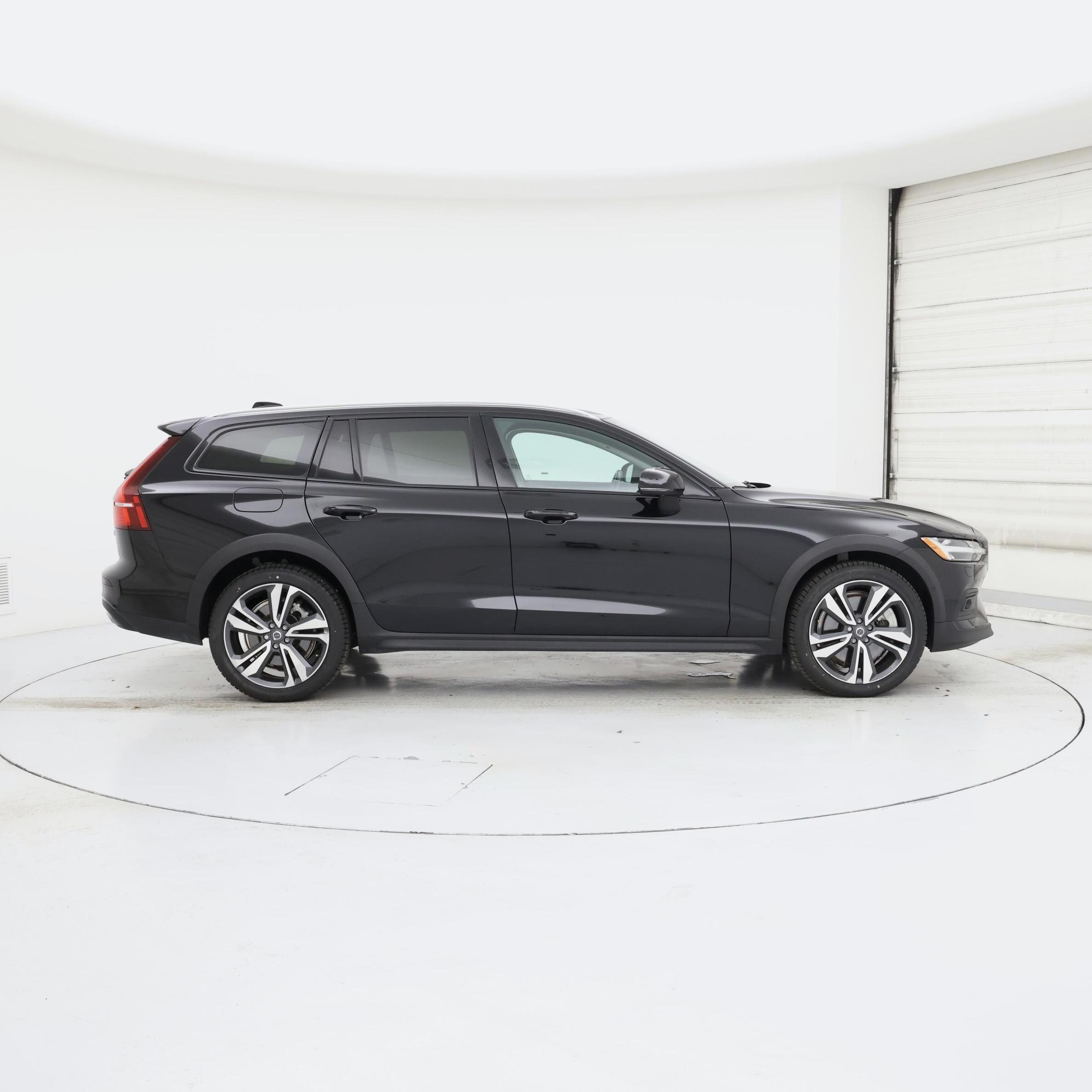 Thumbnail: 2025 Volvo S60 - 7