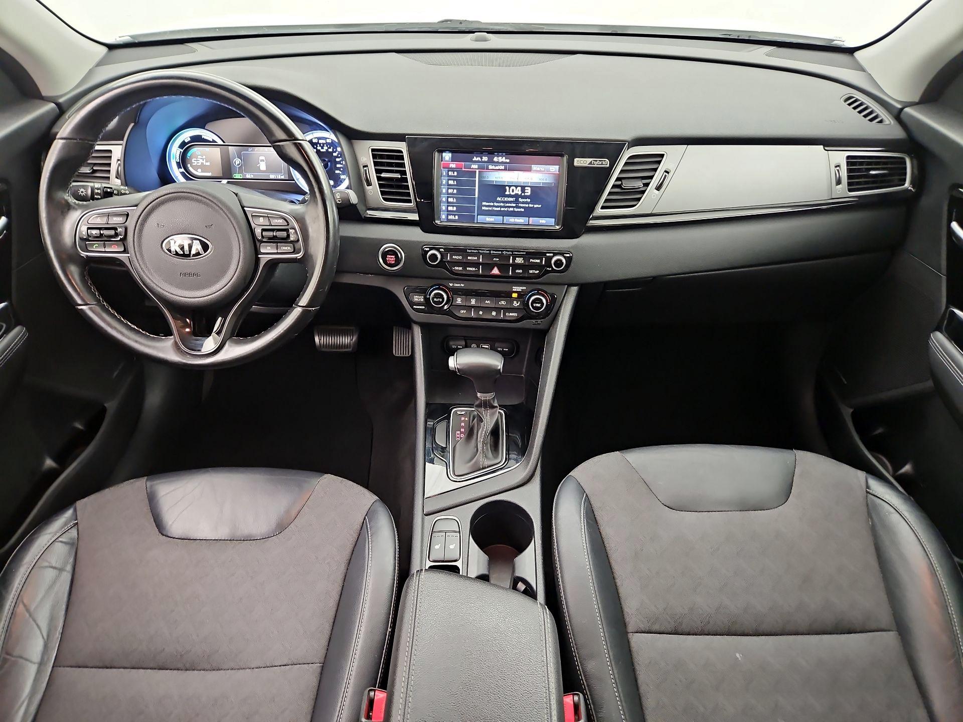 Thumbnail: 2017 Kia Niro - 9