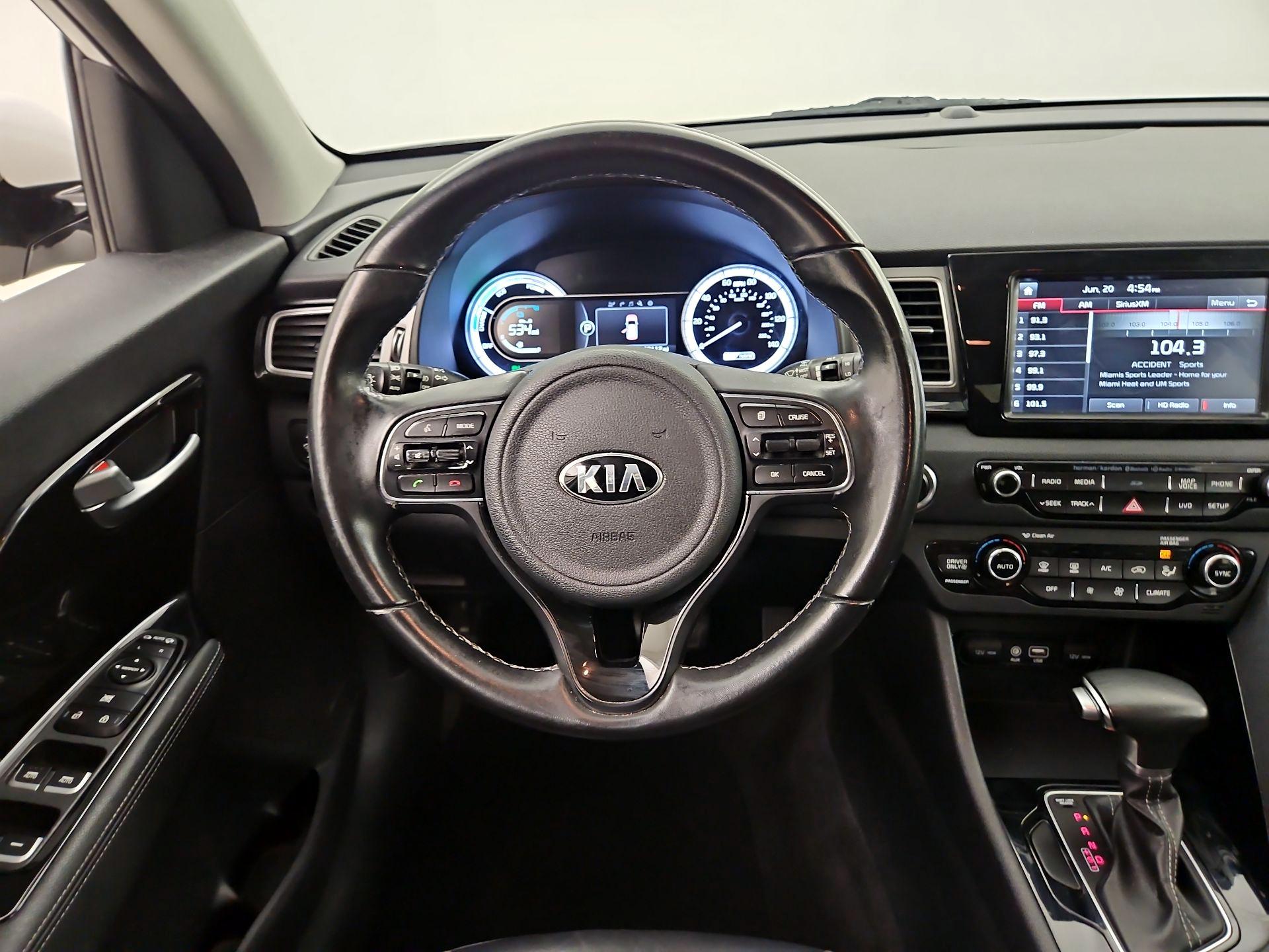 Thumbnail: 2017 Kia Niro - 10