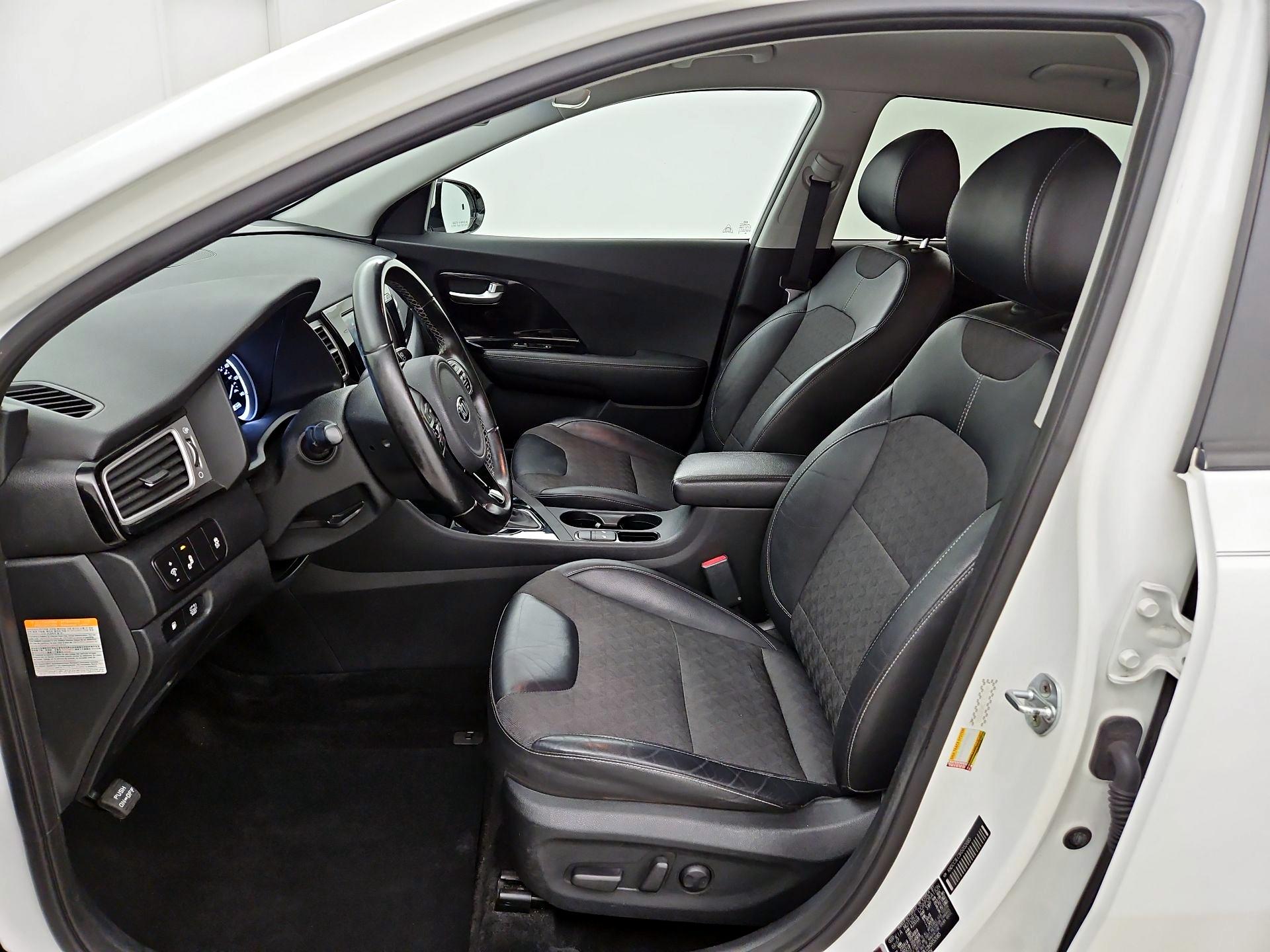 Thumbnail: 2017 Kia Niro - 11
