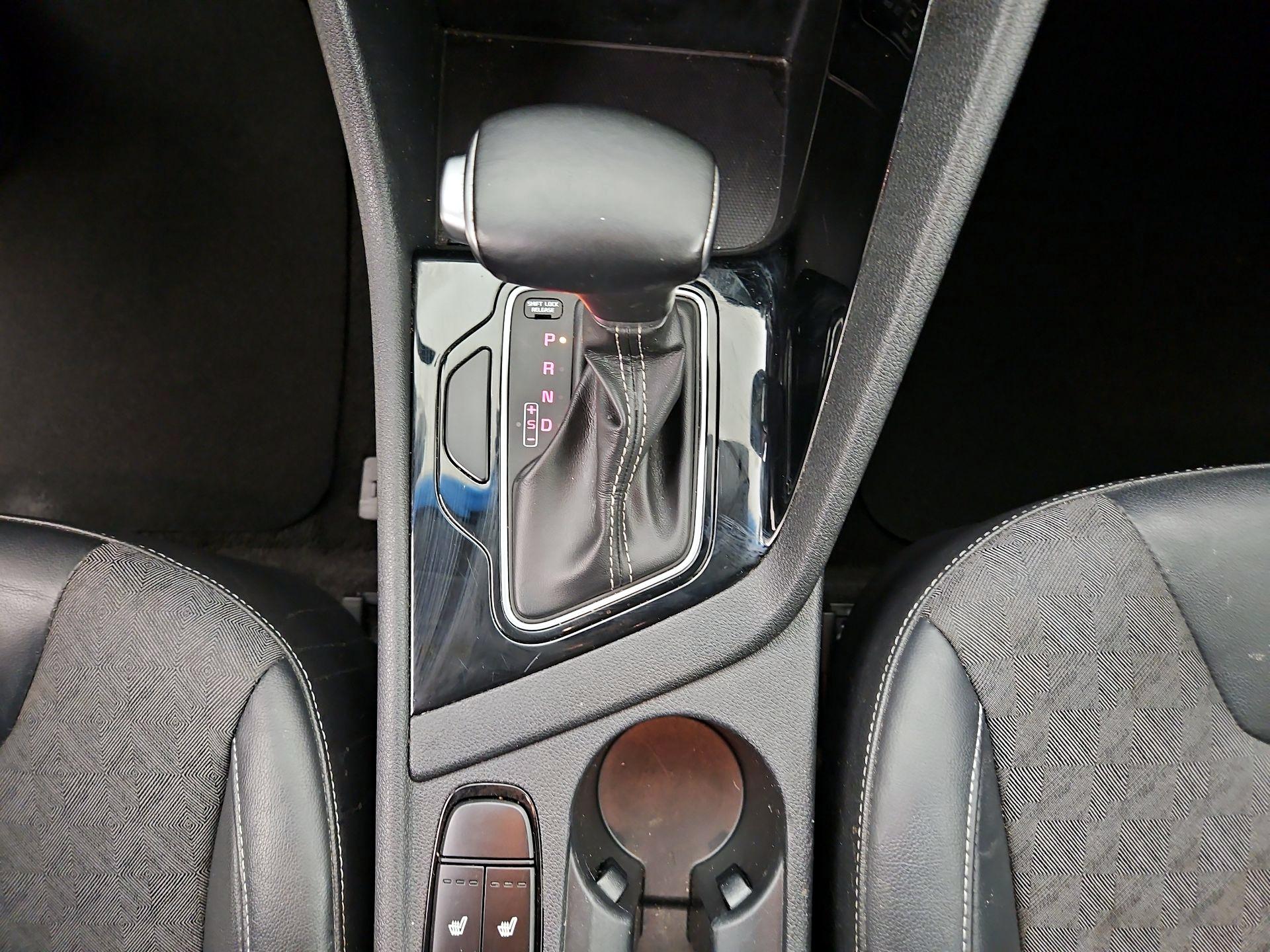 Thumbnail: 2017 Kia Niro - 17