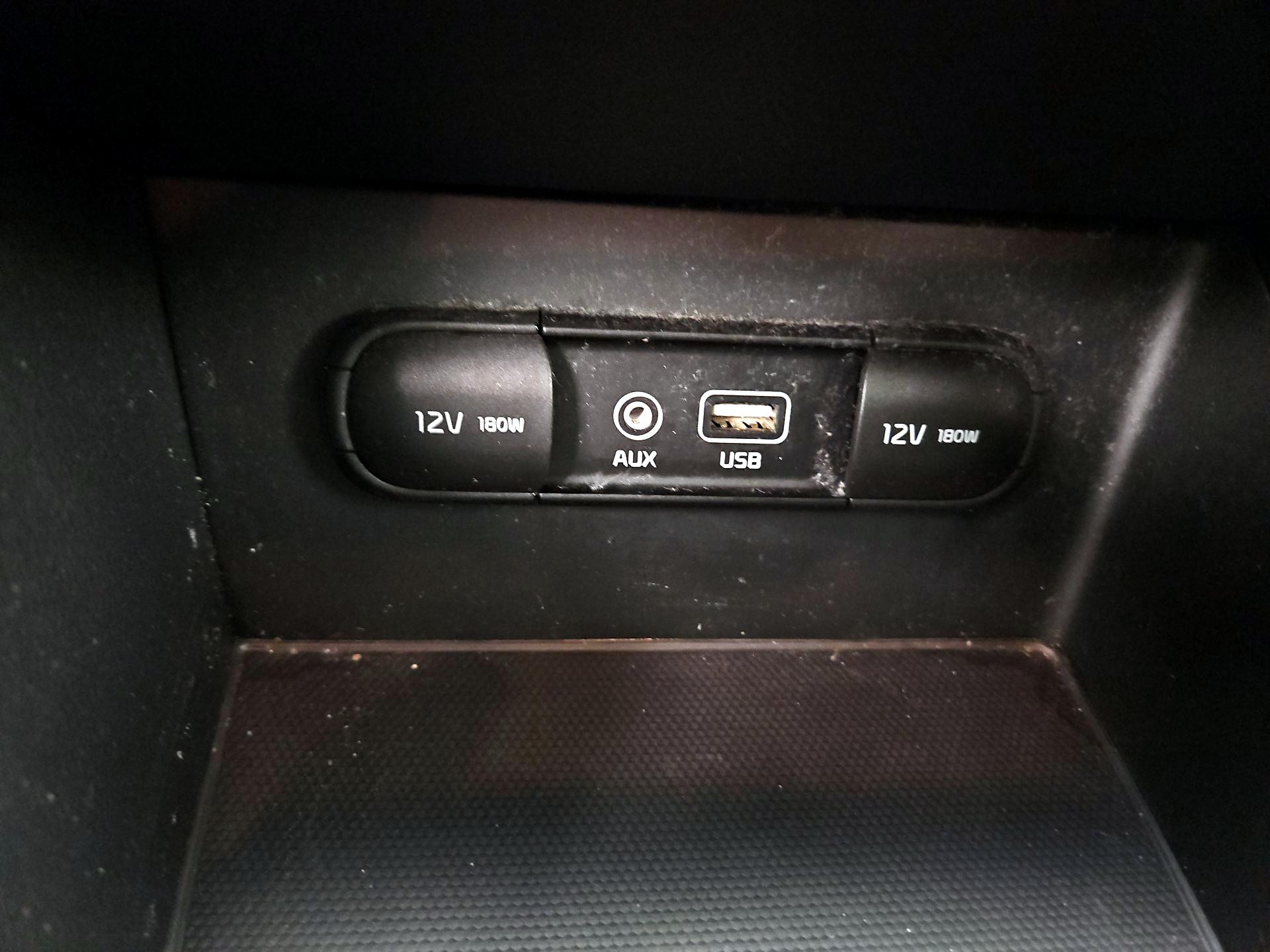 Thumbnail: 2017 Kia Niro - 18