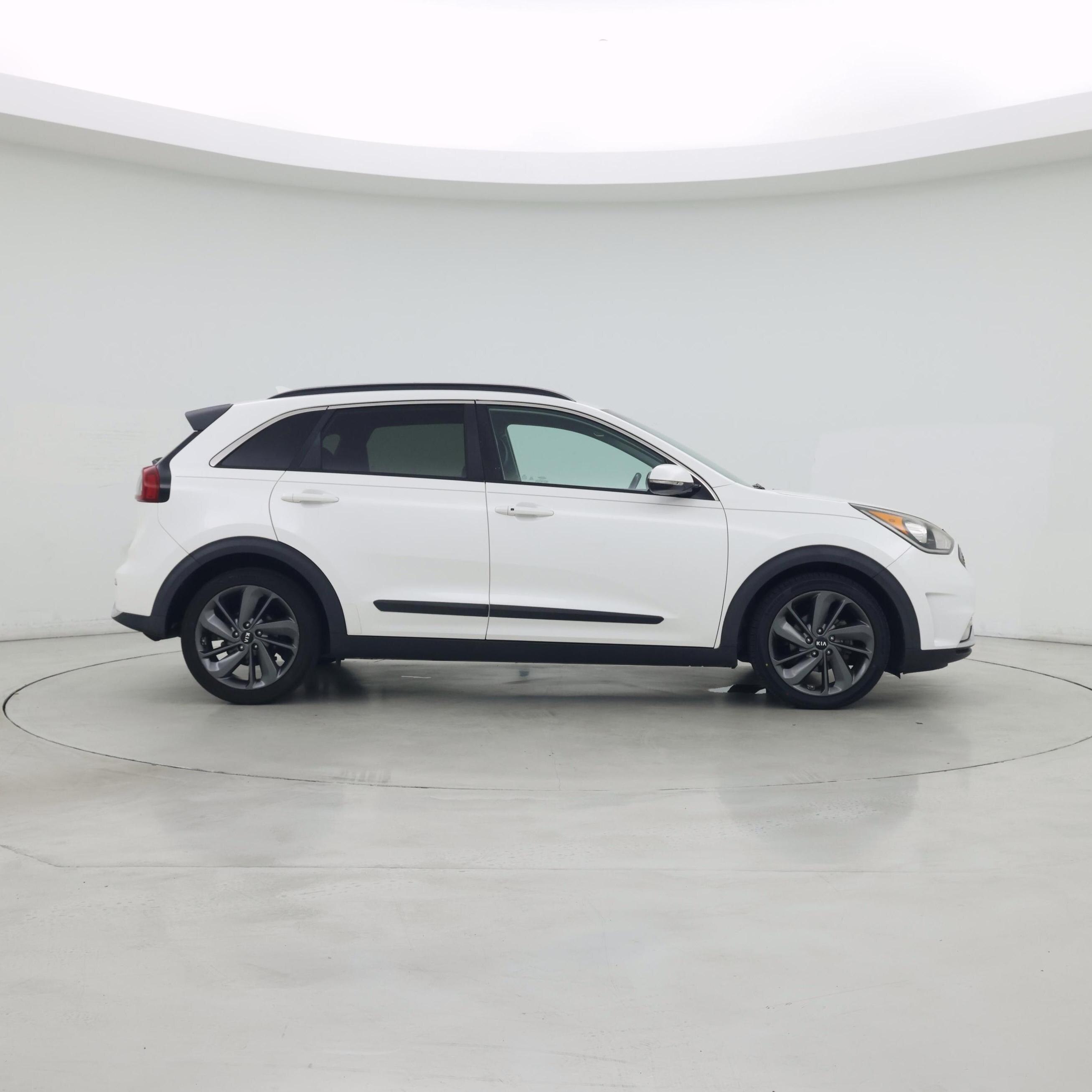 Thumbnail: 2017 Kia Niro - 7