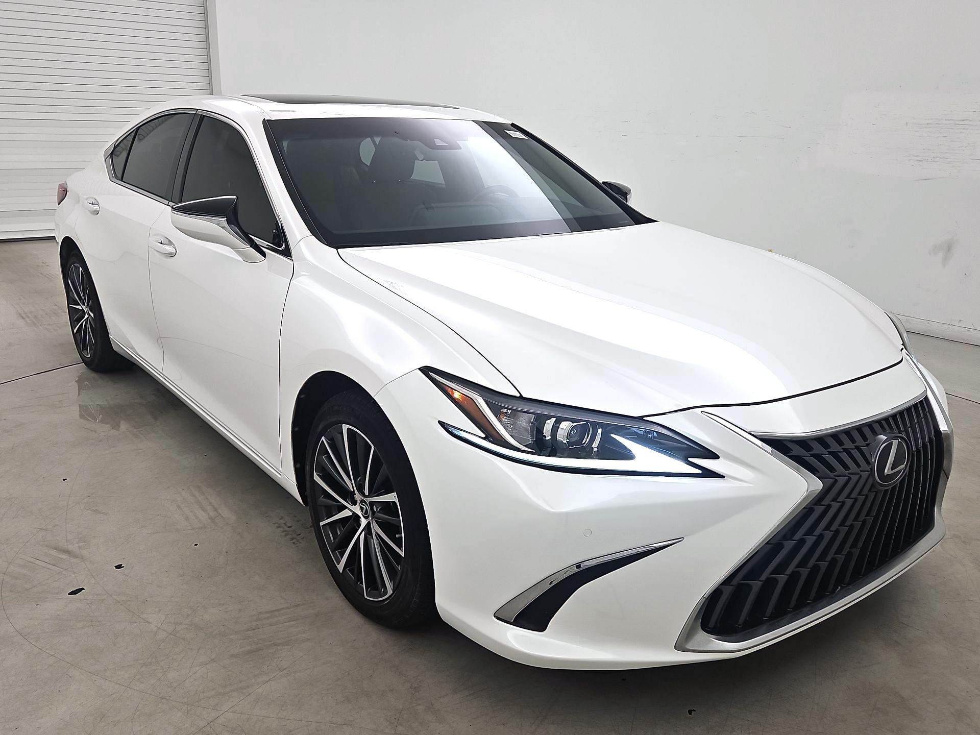 Thumbnail: 2023 Lexus ES - 1