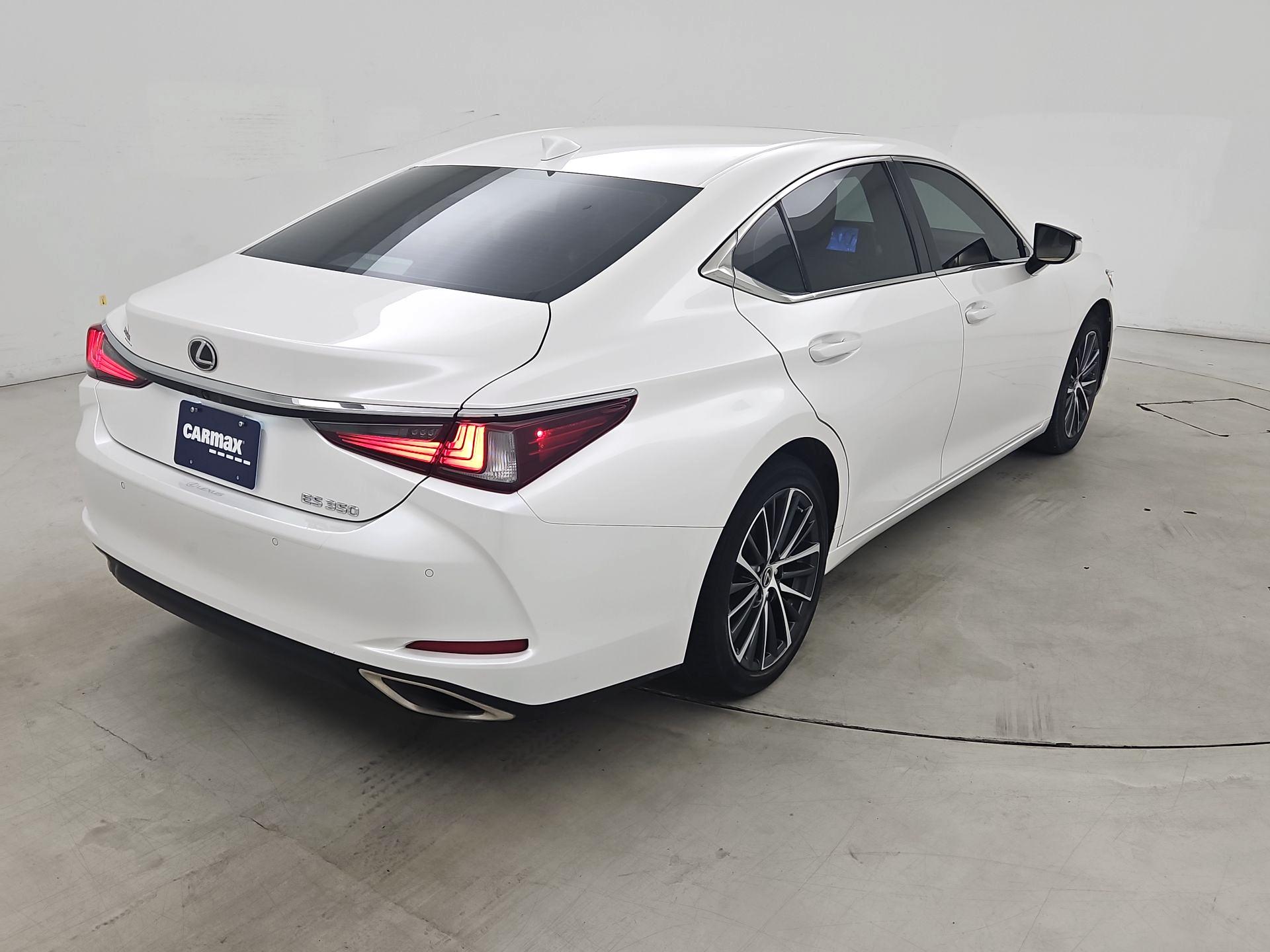 Thumbnail: 2023 Lexus ES - 5
