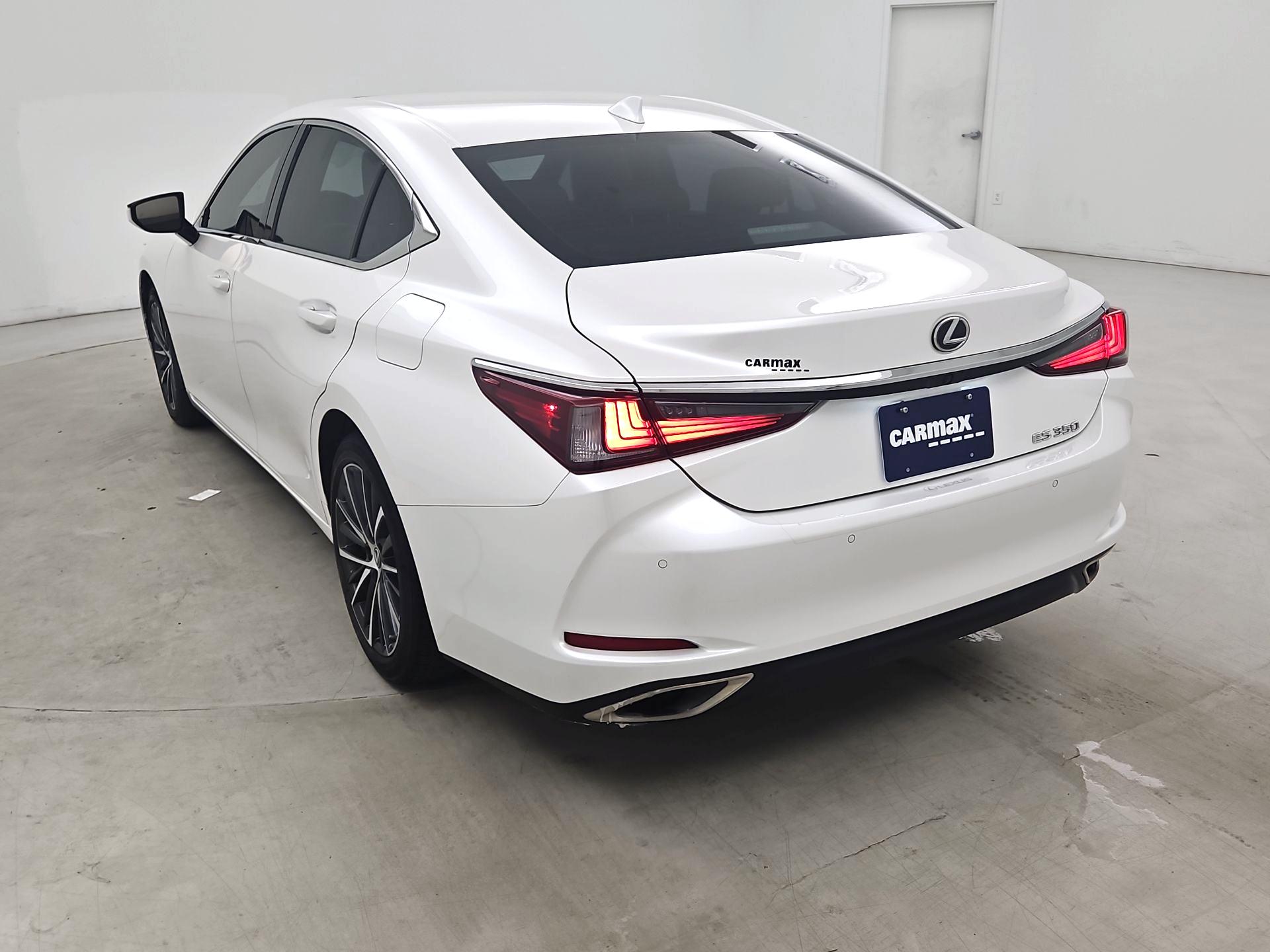 Thumbnail: 2023 Lexus ES - 7