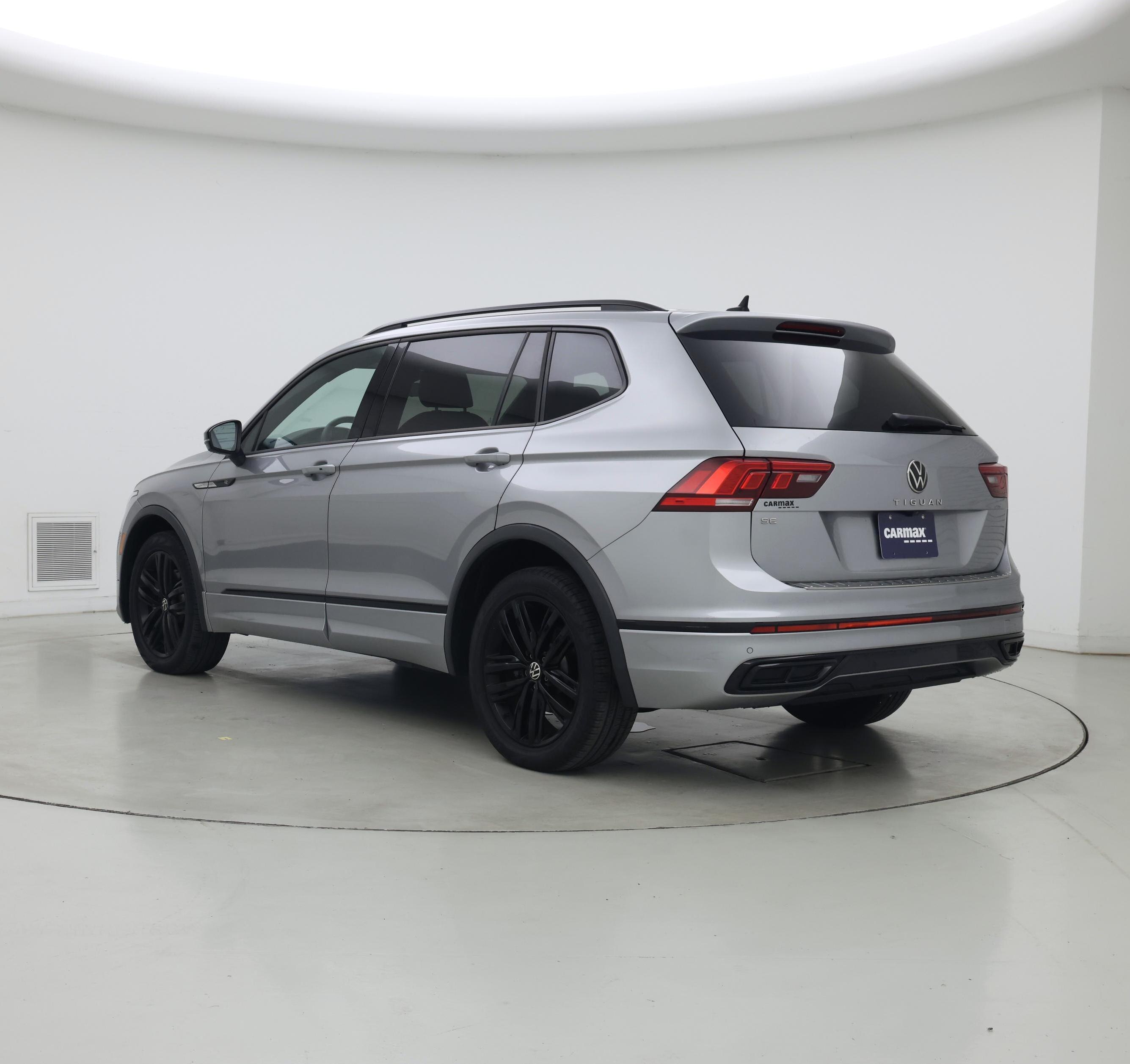 Thumbnail: 2022 Volkswagen Tiguan - 2