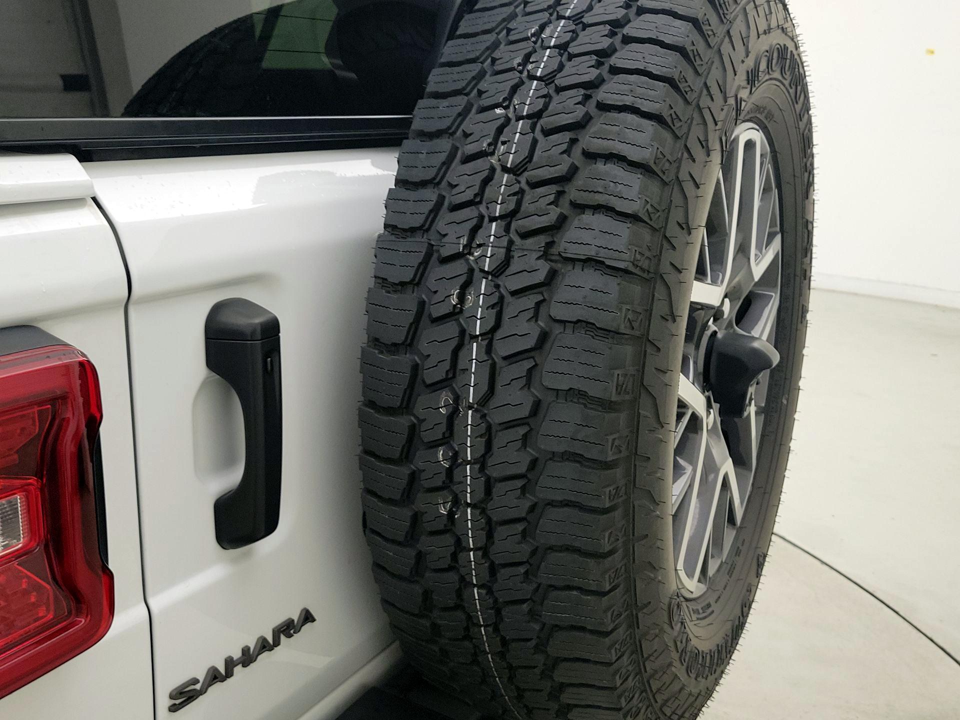 Thumbnail: 2025 Jeep Wrangler - 20
