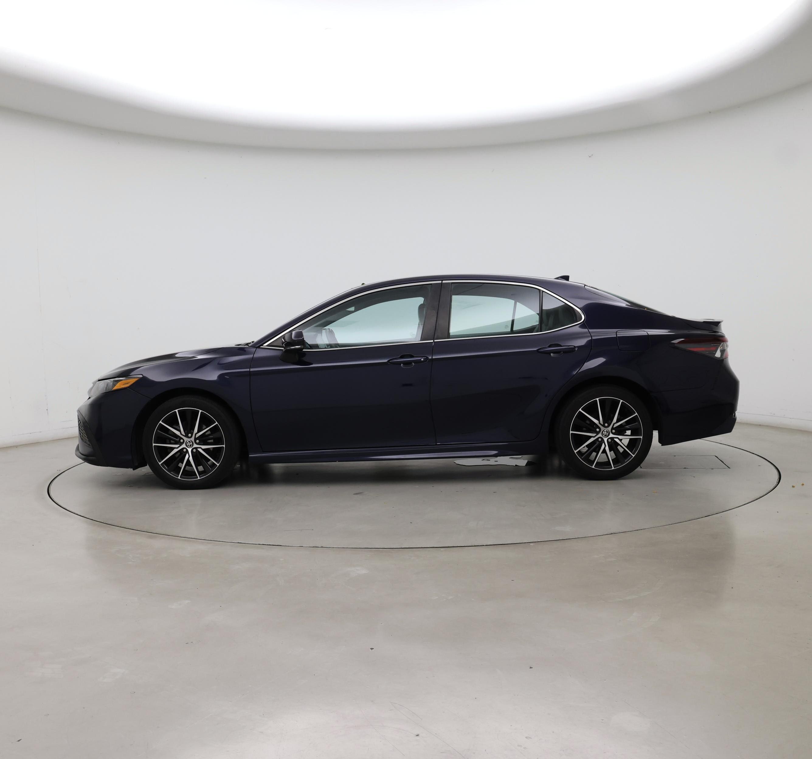 Thumbnail: 2022 Toyota Camry - 3