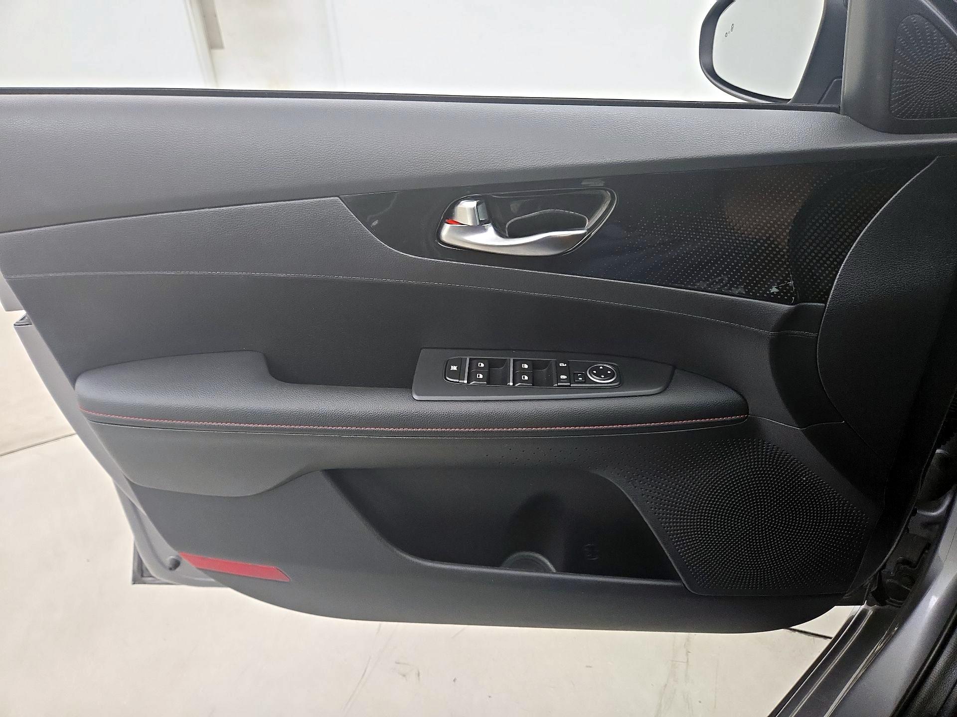 Thumbnail: 2024 Kia Forte - 12