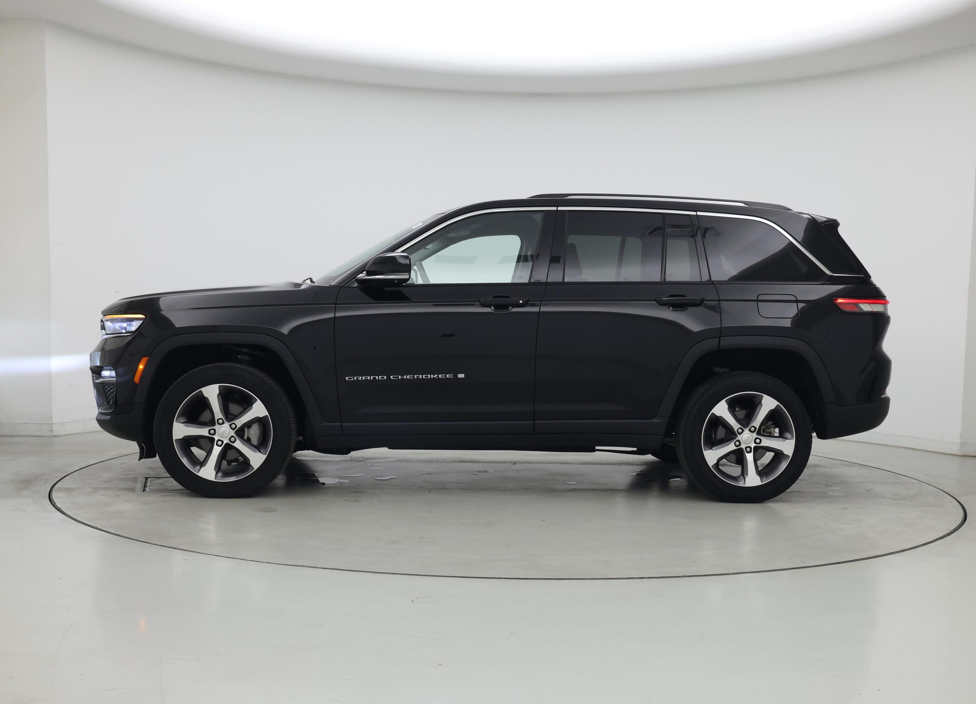 Thumbnail: 2023 Jeep Grand Cherokee - 3