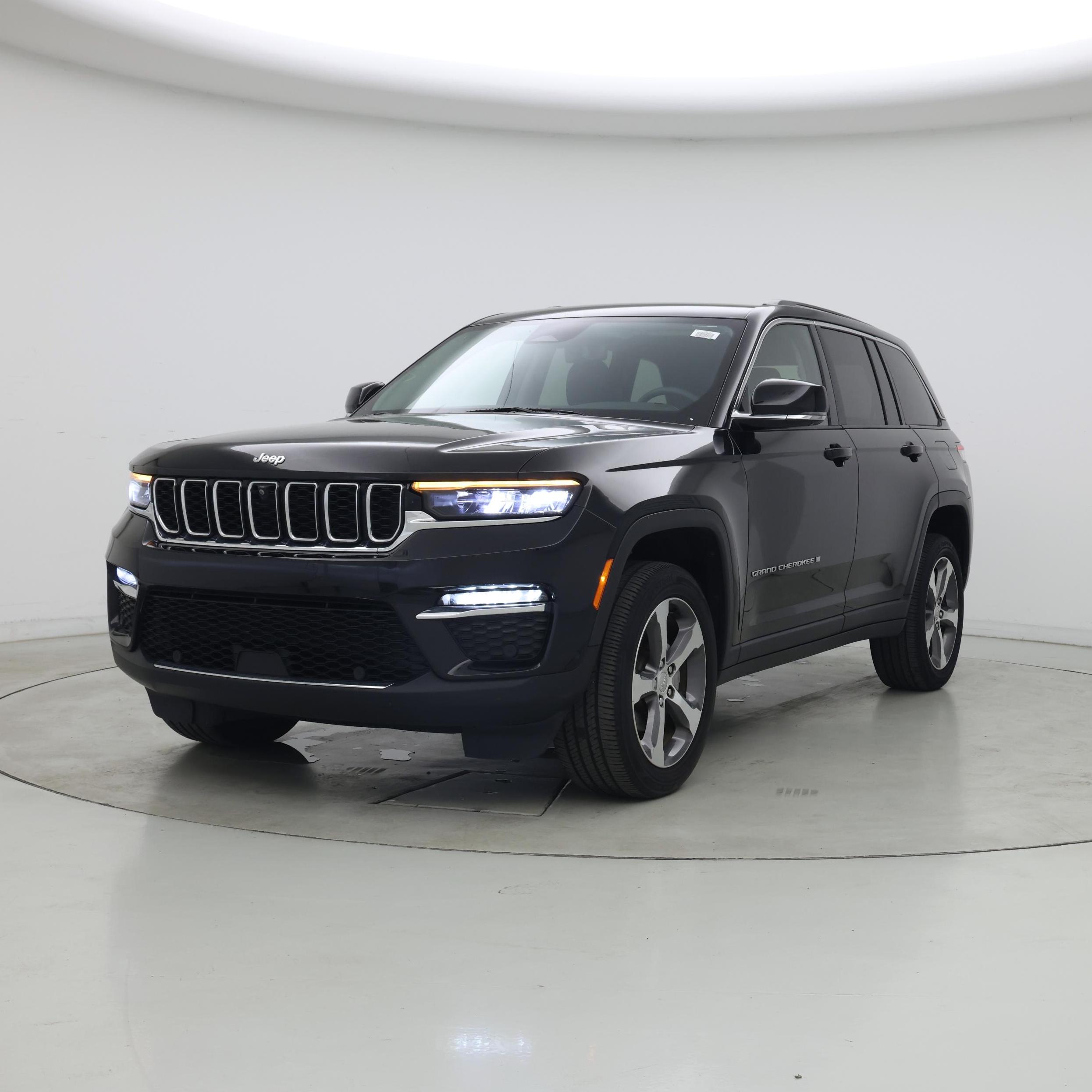 Thumbnail: 2023 Jeep Grand Cherokee - 4
