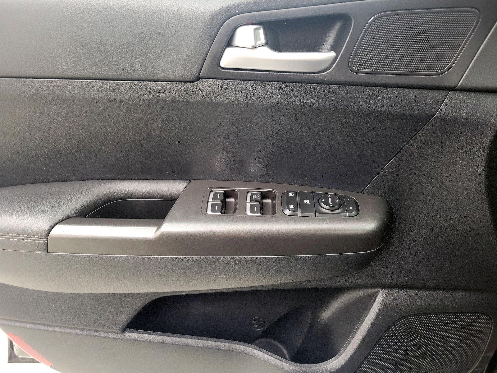 2022 Kia Sportage LX - Photo 13