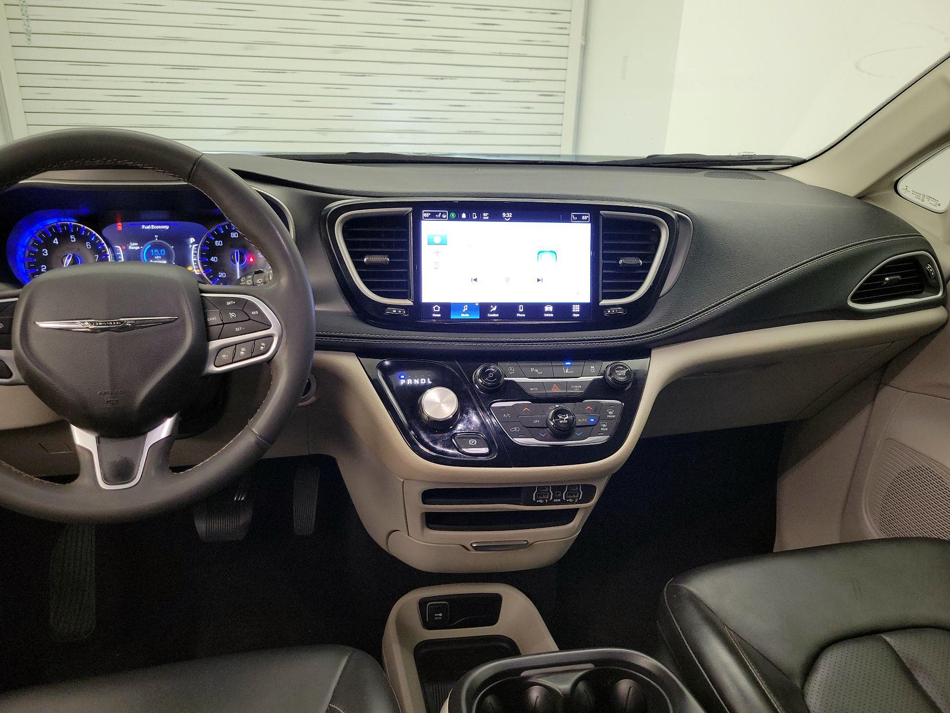 Thumbnail: 2023 Chrysler Pacifica - 9
