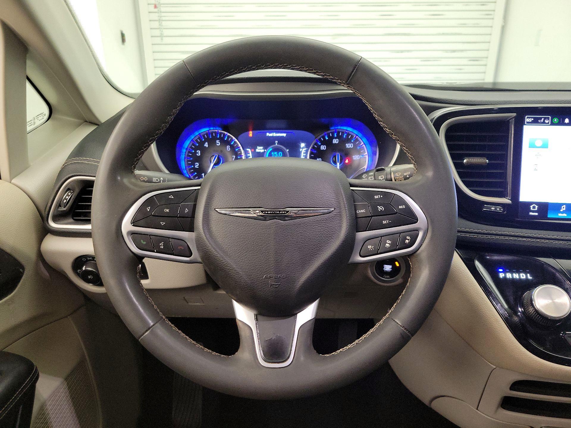 Thumbnail: 2023 Chrysler Pacifica - 10