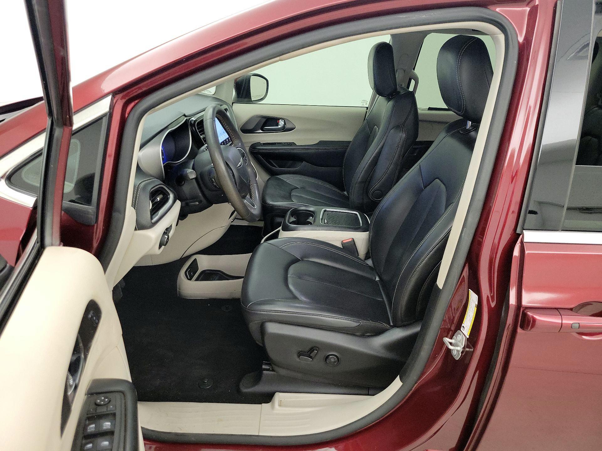 Thumbnail: 2023 Chrysler Pacifica - 11