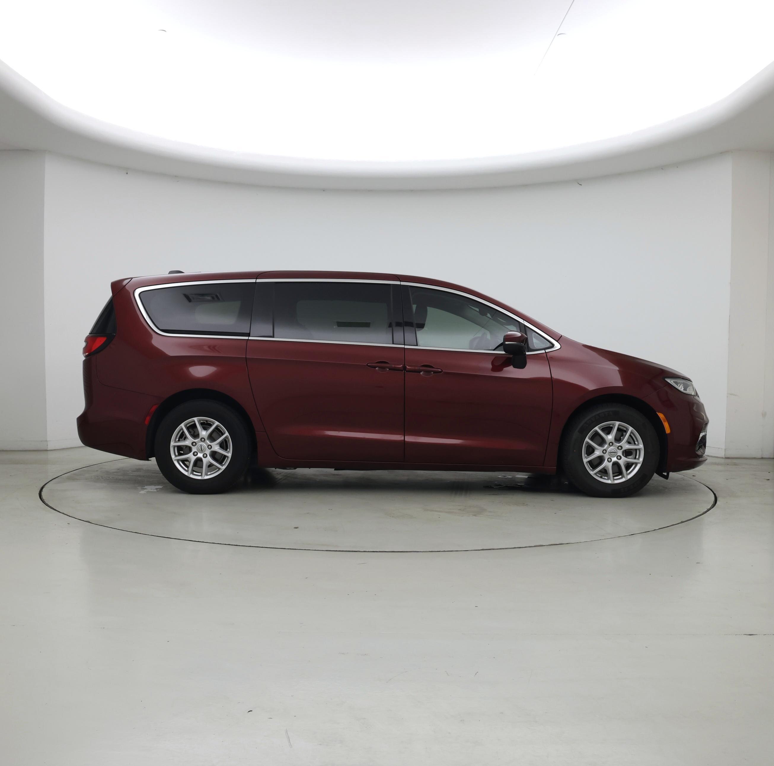 Thumbnail: 2023 Chrysler Pacifica - 7