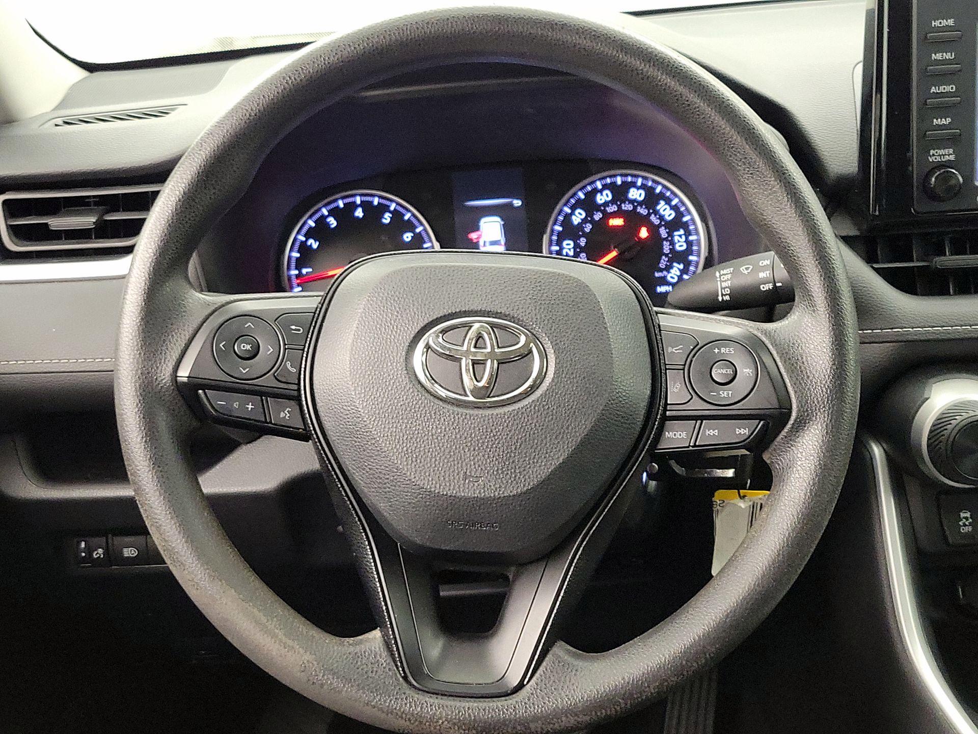 Thumbnail: 2020 Toyota RAV4 - 10
