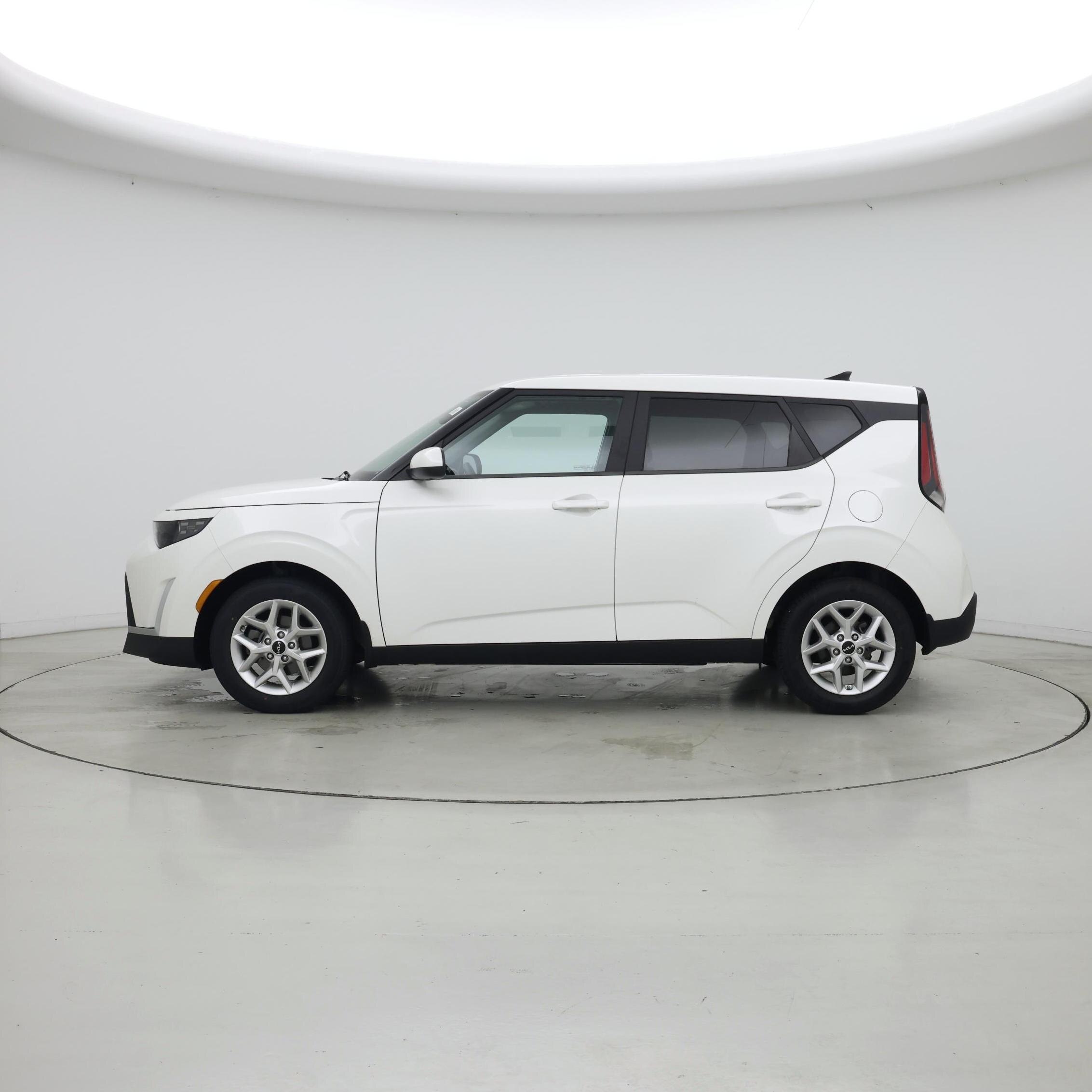 Thumbnail: 2023 Kia Soul - 3