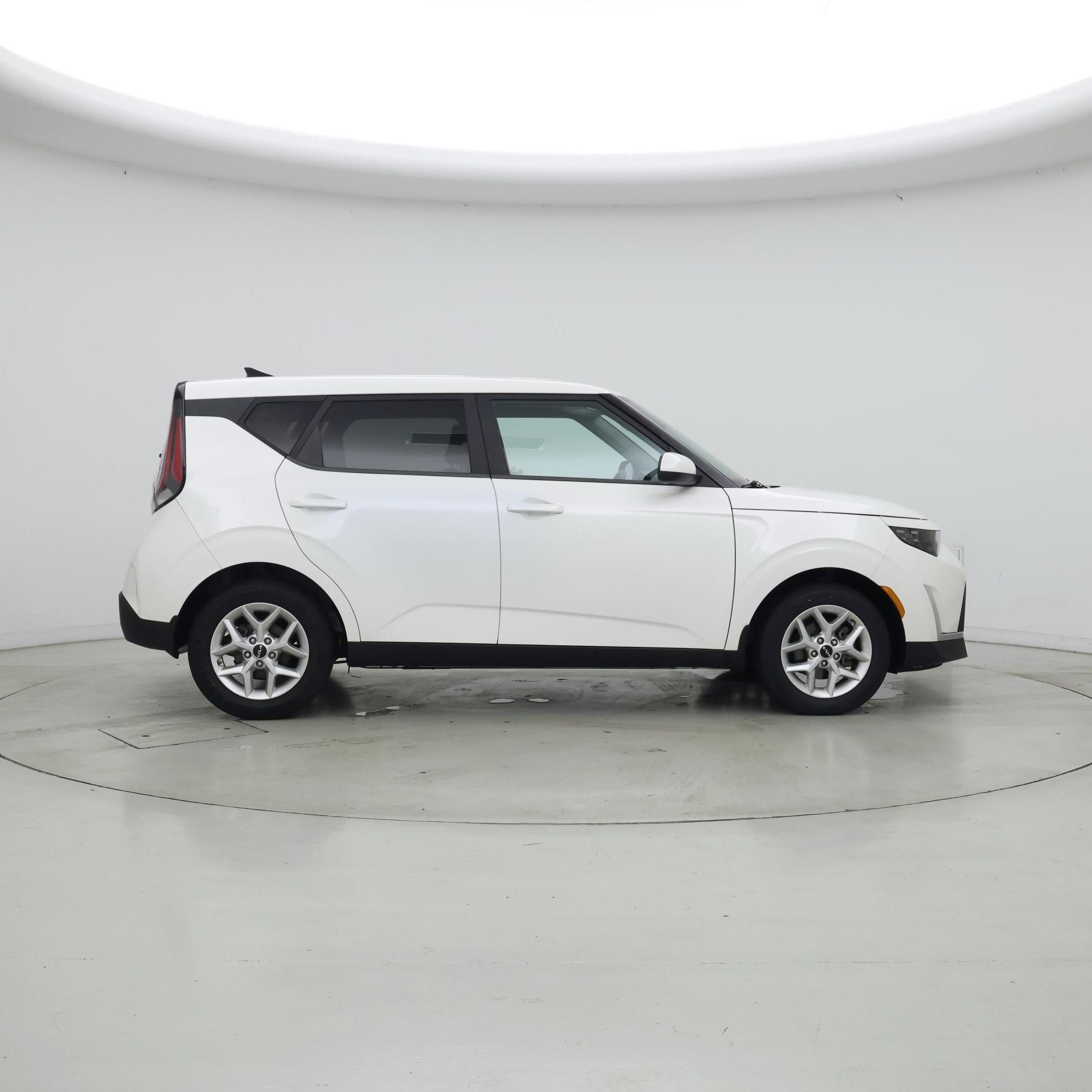 Thumbnail: 2023 Kia Soul - 7