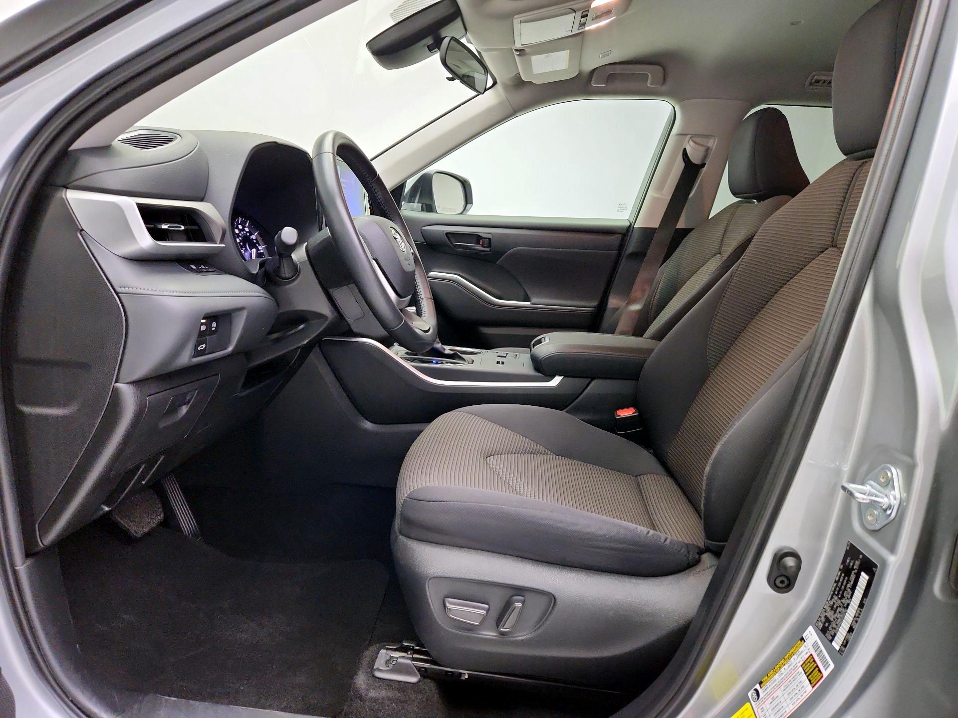 Thumbnail: 2025 Toyota Highlander - 11