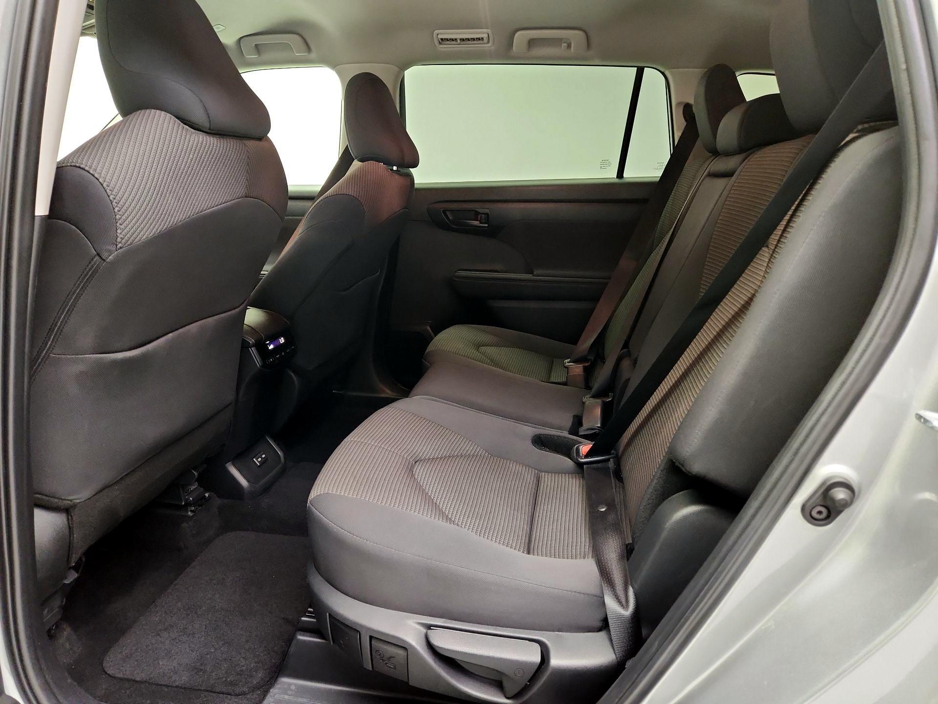 Thumbnail: 2025 Toyota Highlander - 20