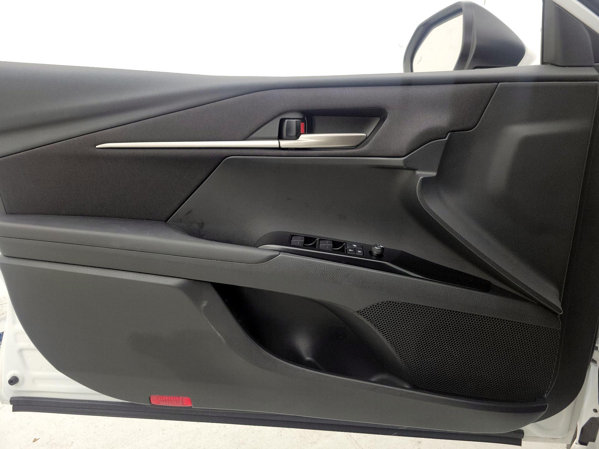 Thumbnail: 2025 Toyota Camry - 12