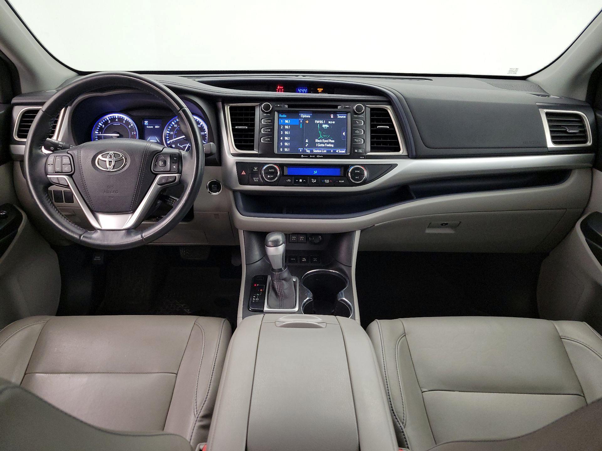 Thumbnail: 2017 Toyota Highlander - 9