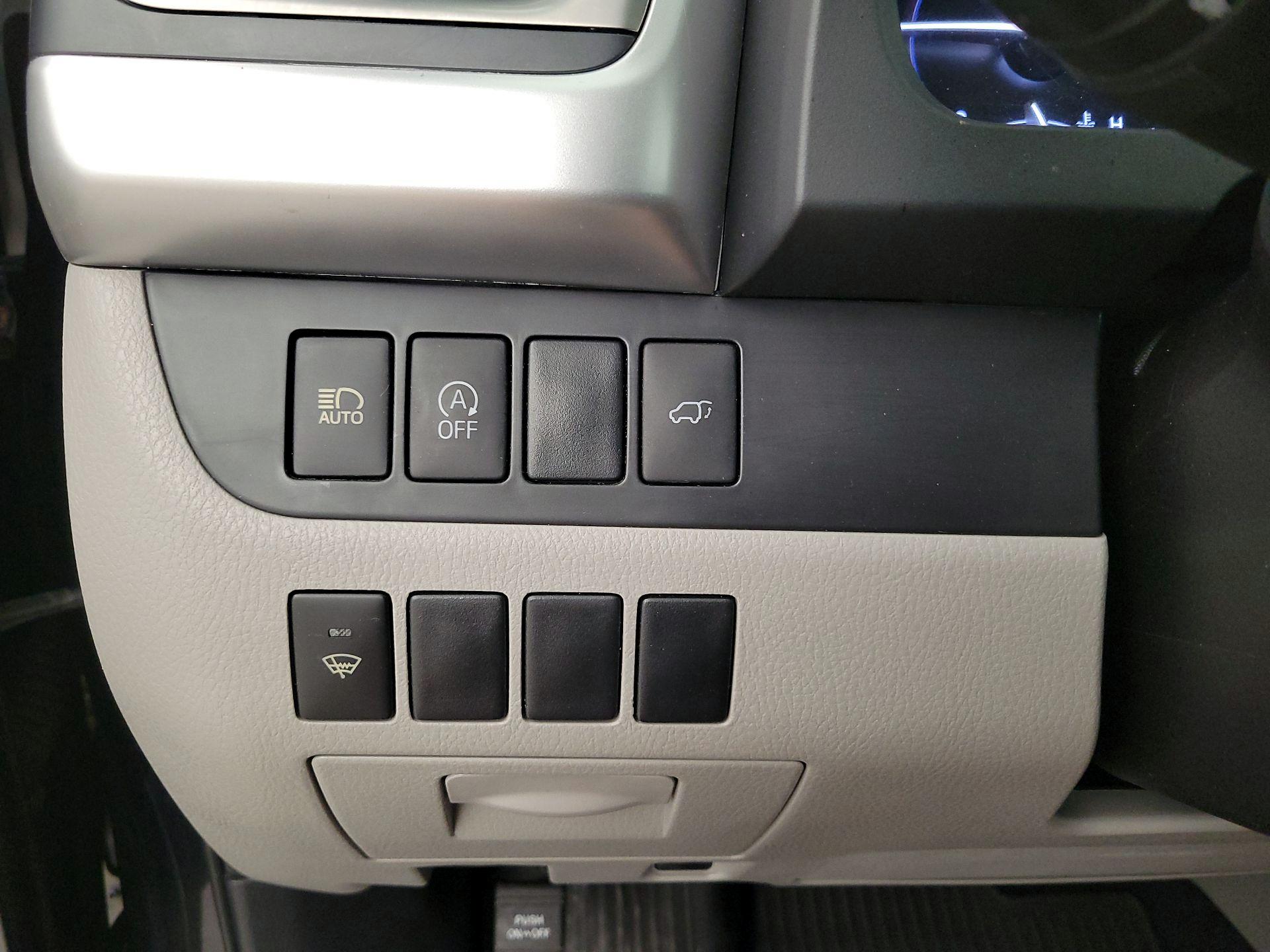 Thumbnail: 2017 Toyota Highlander - 13