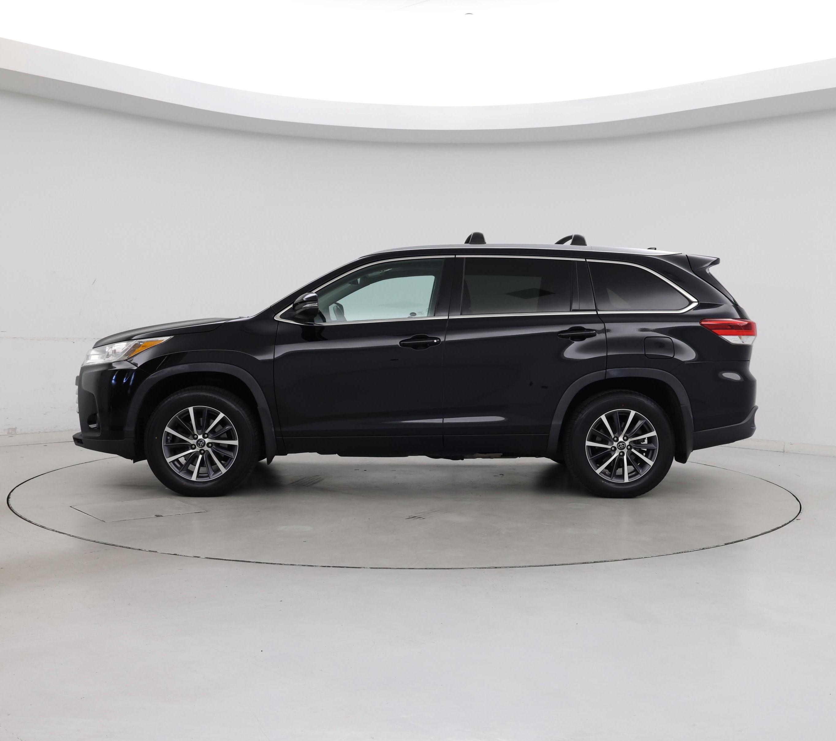 Thumbnail: 2017 Toyota Highlander - 3