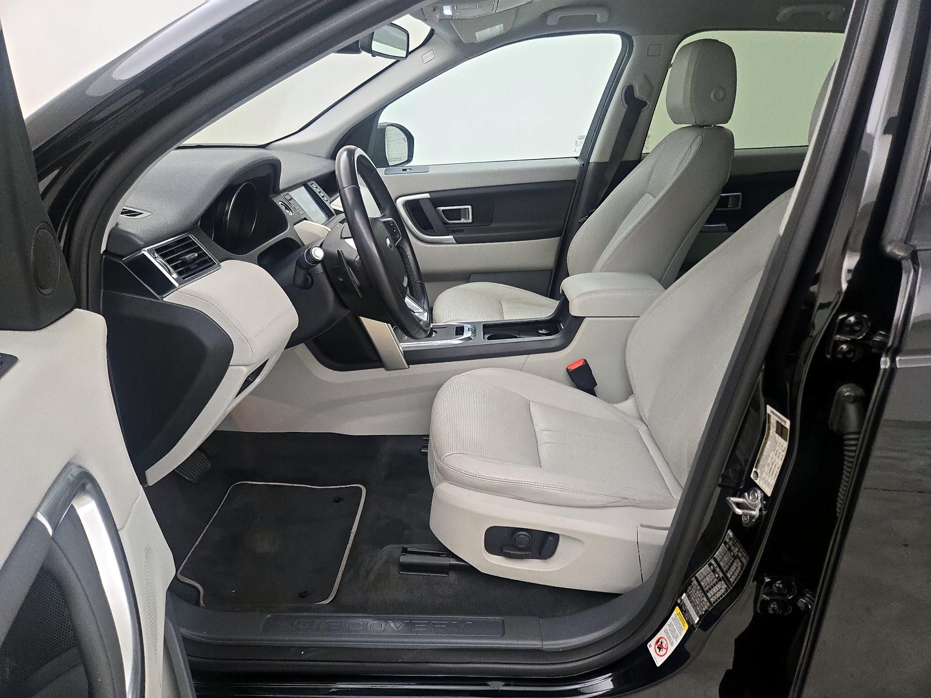 Thumbnail: 2019 Land Rover Discovery Sport - 11