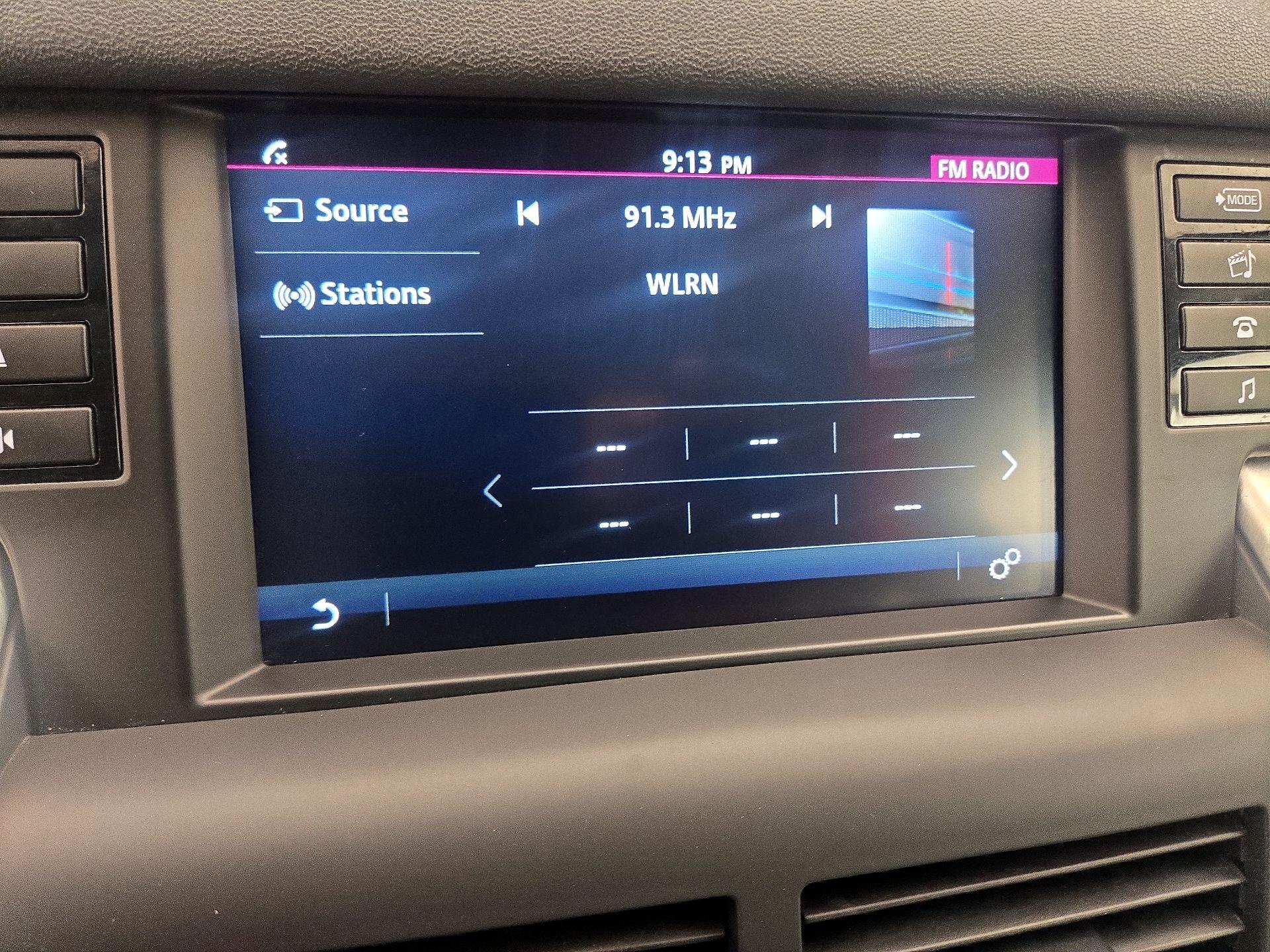Thumbnail: 2019 Land Rover Discovery Sport - 15